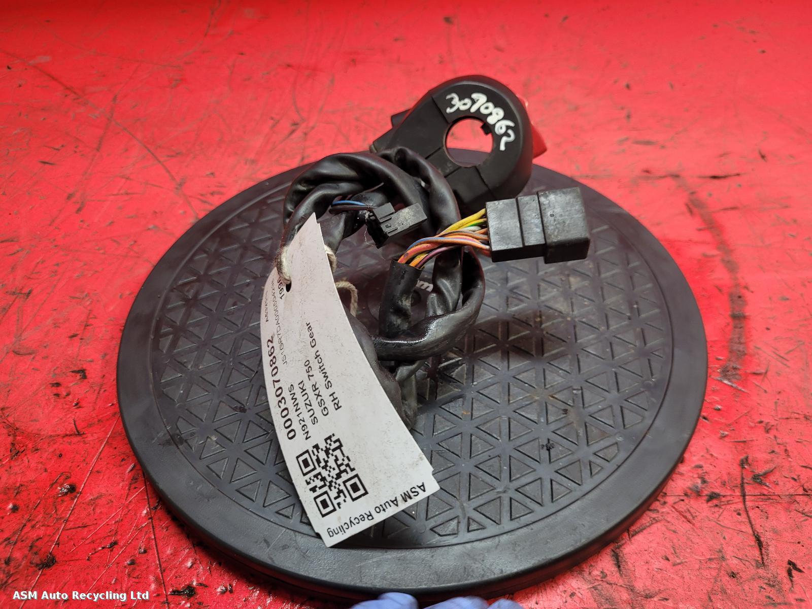View Auto part RH Switch Gear Suzuki Gsxr 750 1996