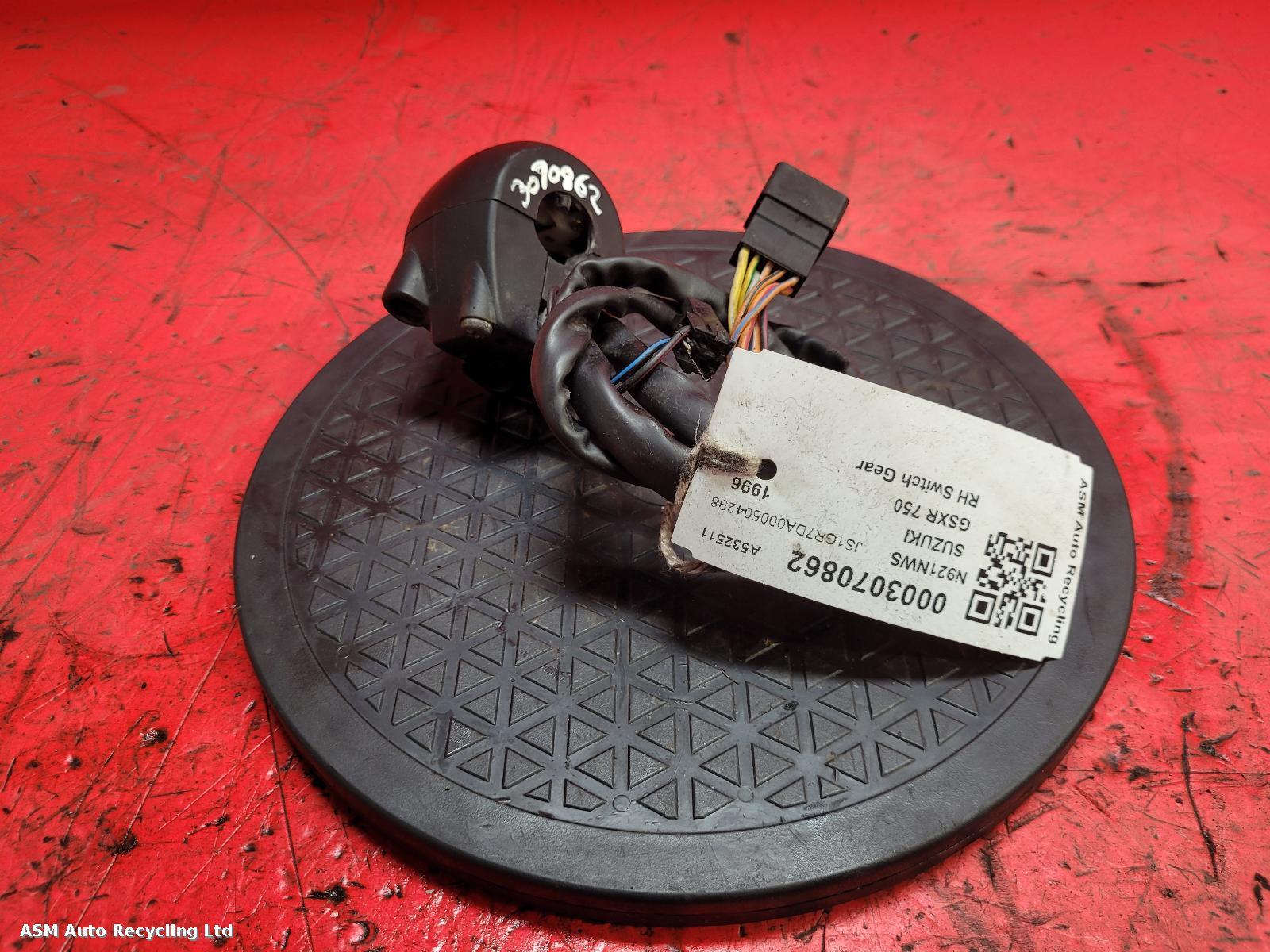View Auto part RH Switch Gear Suzuki Gsxr 750 1996