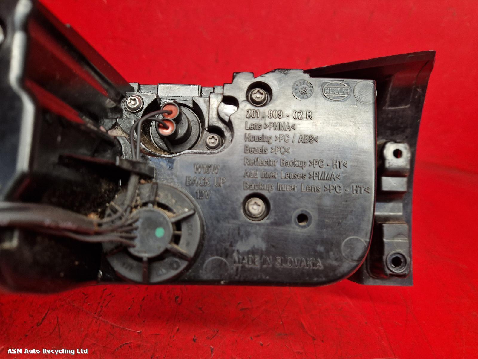 View Auto part R Taillight Land Rover Range Rover Evoque 2018