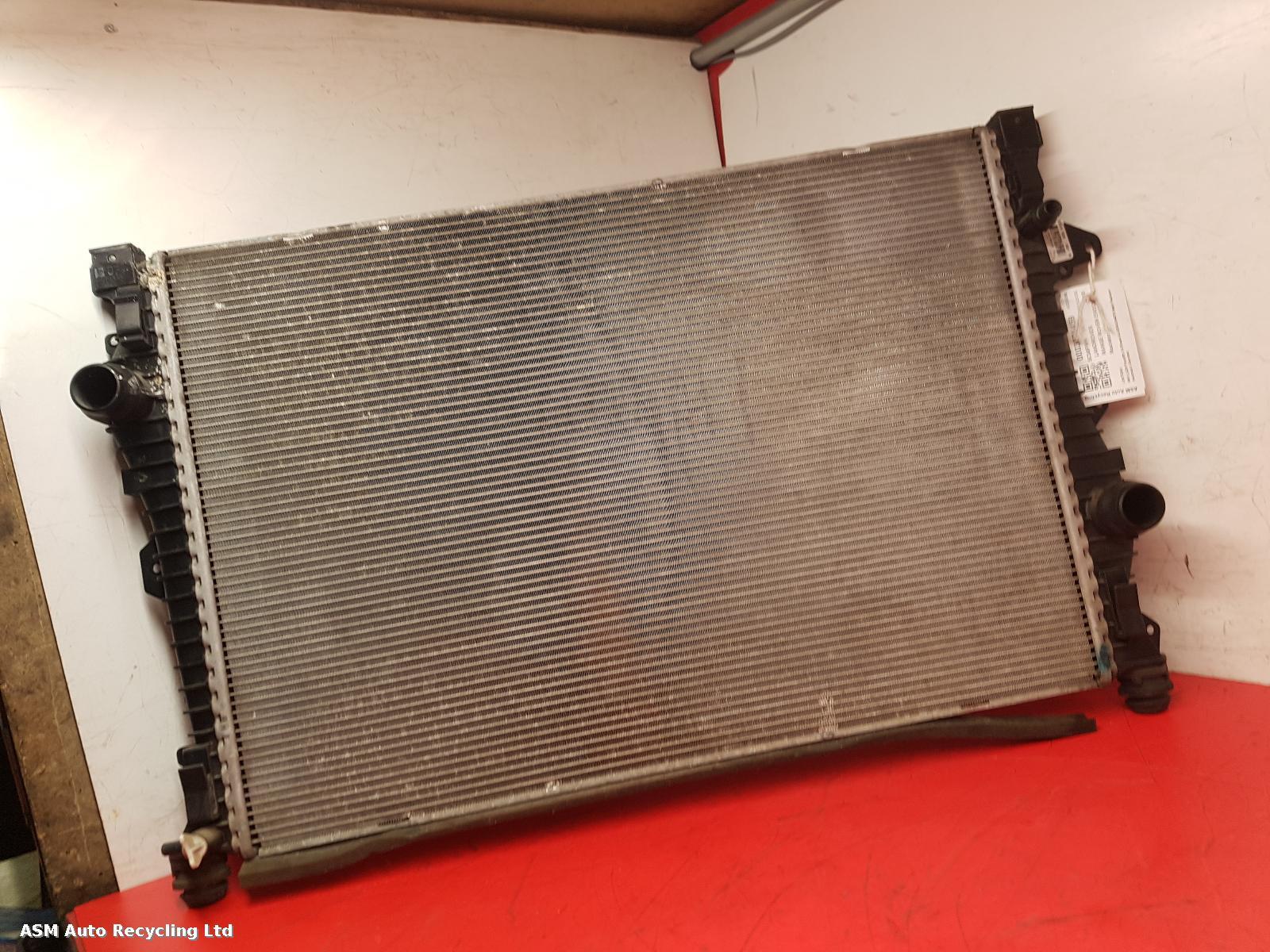 View Auto part Radiator Land Rover Range Rover Evoque 2019