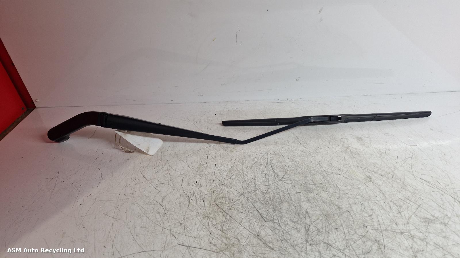 View Auto part Wiper Arm Land Rover Discovery Sport 2018