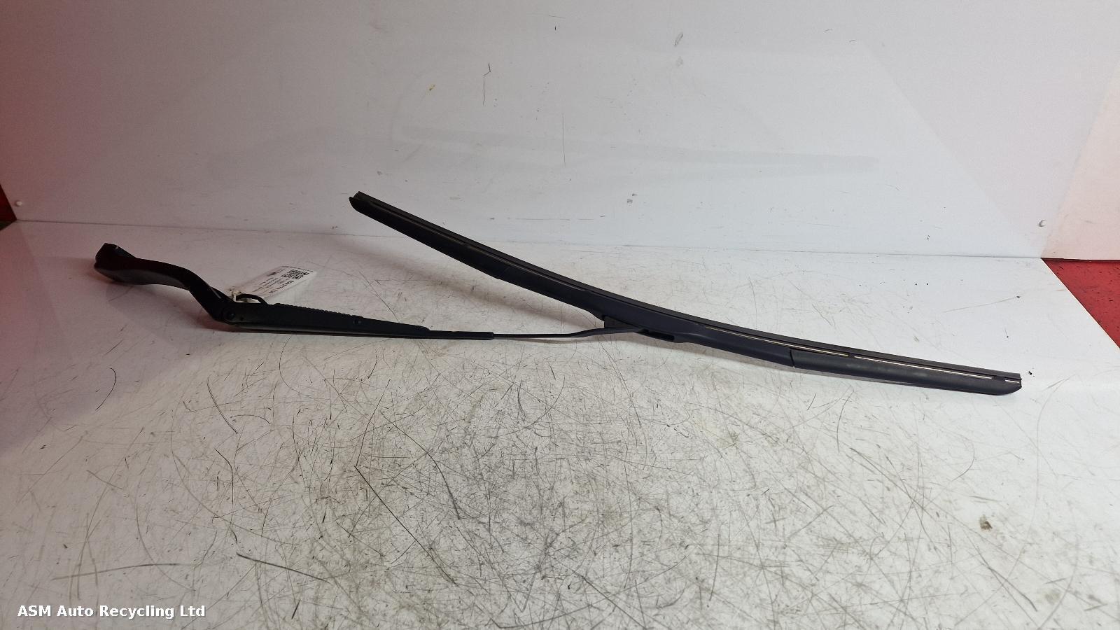 View Auto part Wiper Arm Land Rover Discovery Sport 2018