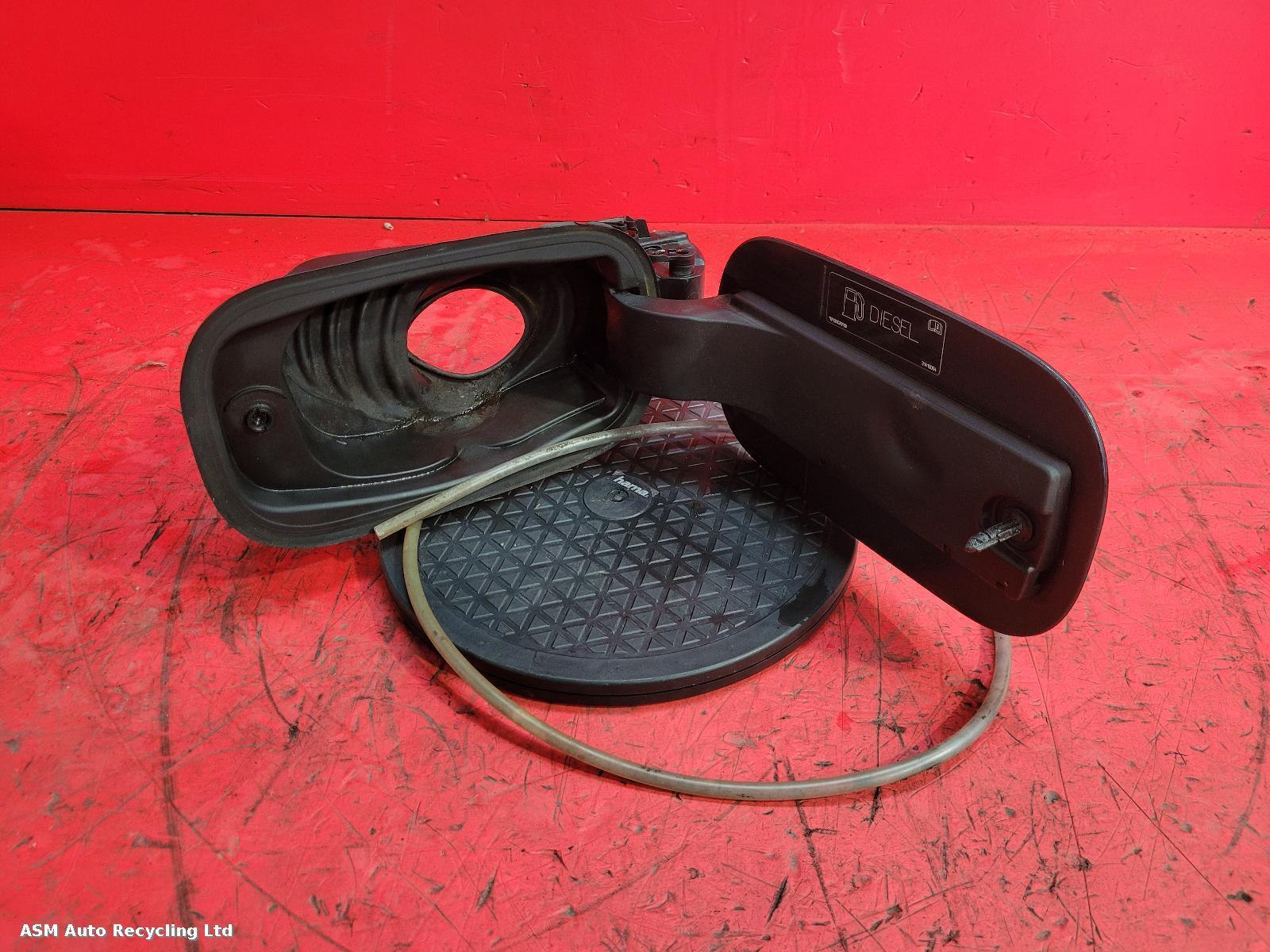 View Auto part Fuel Filler Flap Volvo Xc90 2015