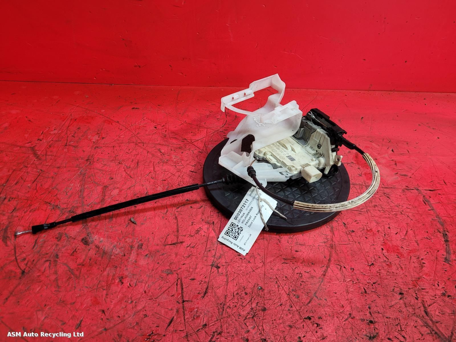 View Auto part Door Lock Assembly Volkswagen Passat 2011