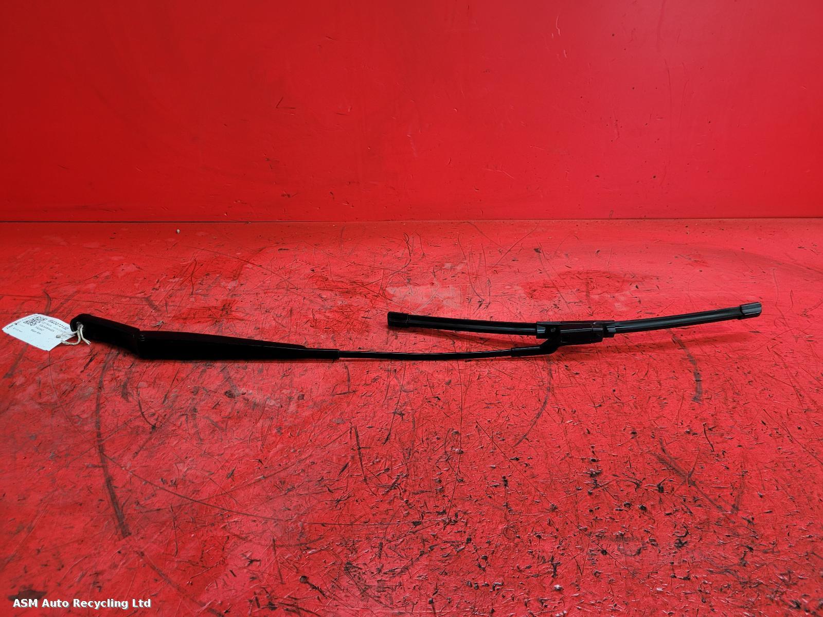 View Auto part Wiper Arm Volkswagen Passat 2011