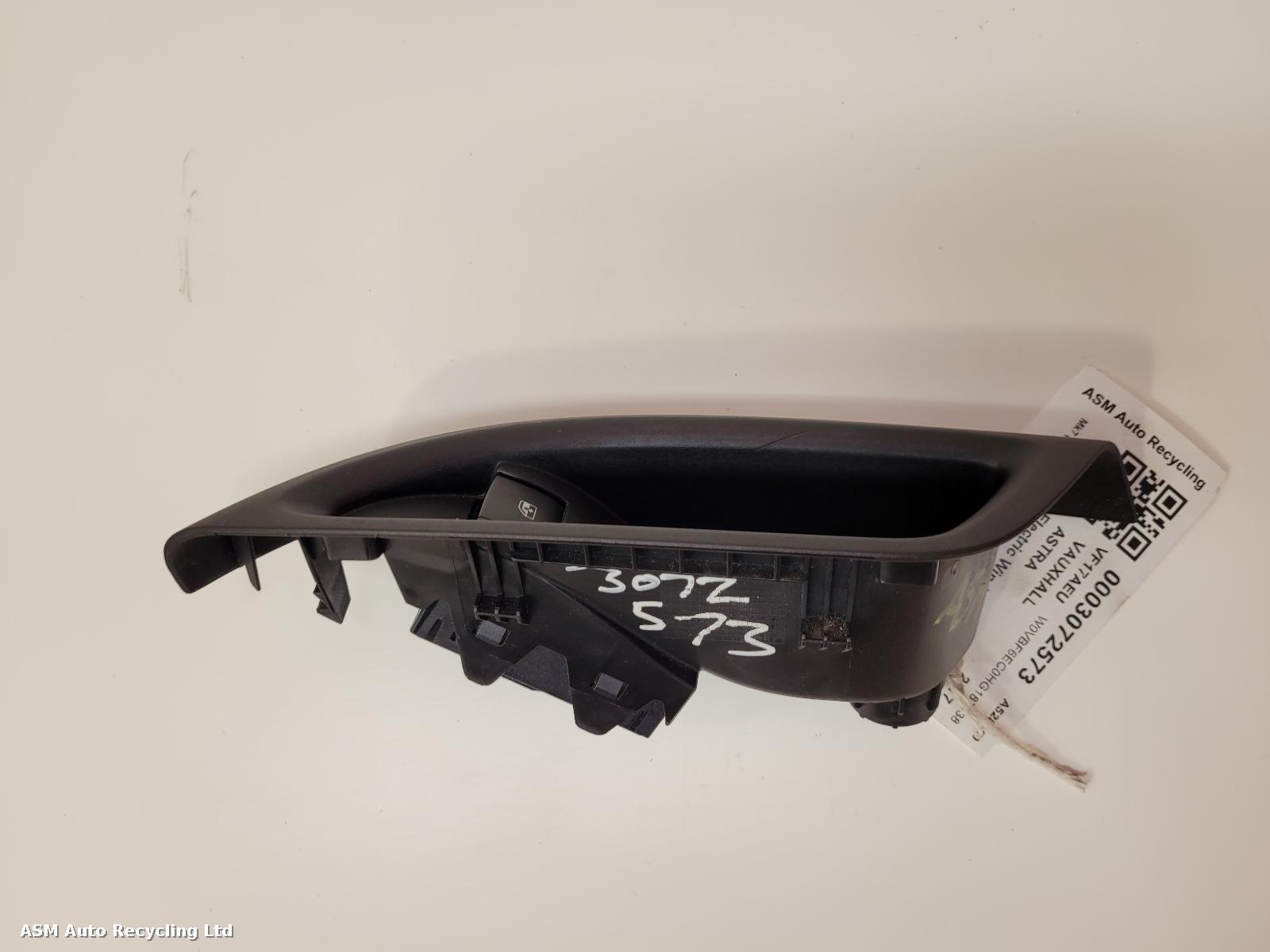 View Auto part Elect. Window Switch Vauxhall Astra 2017