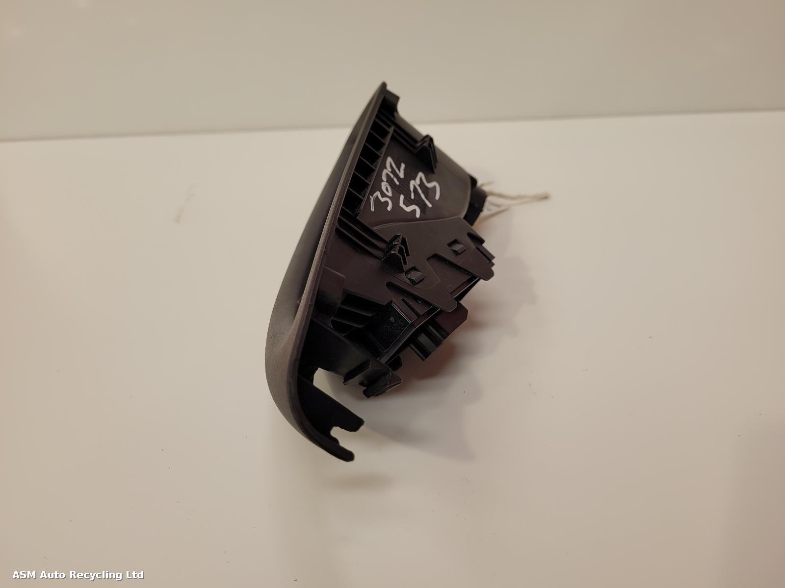 View Auto part Elect. Window Switch Vauxhall Astra 2017