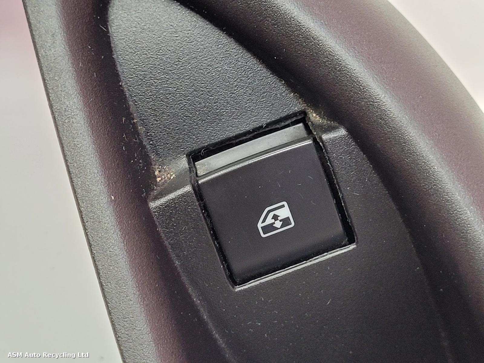 View Auto part Elect. Window Switch Vauxhall Astra 2017