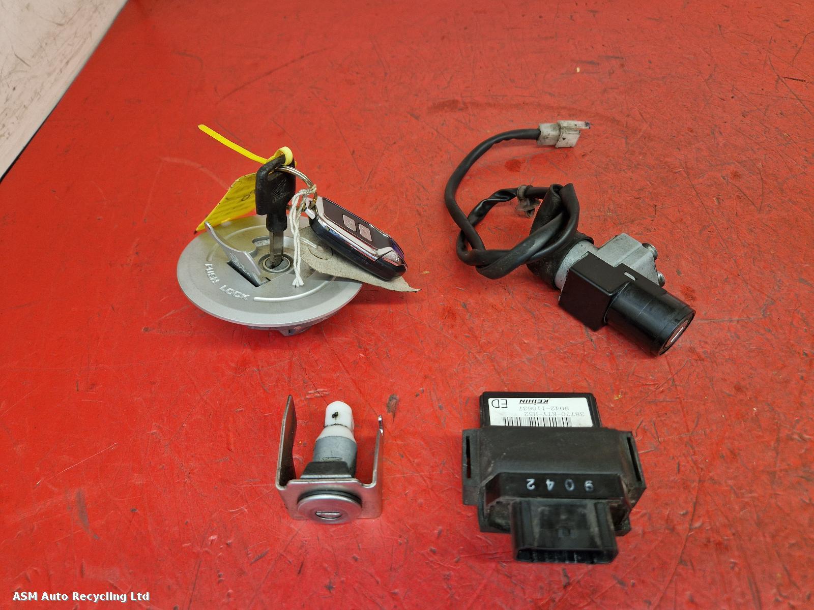 View Auto part Comp.Lock Set + Keys Honda Cbr 2012
