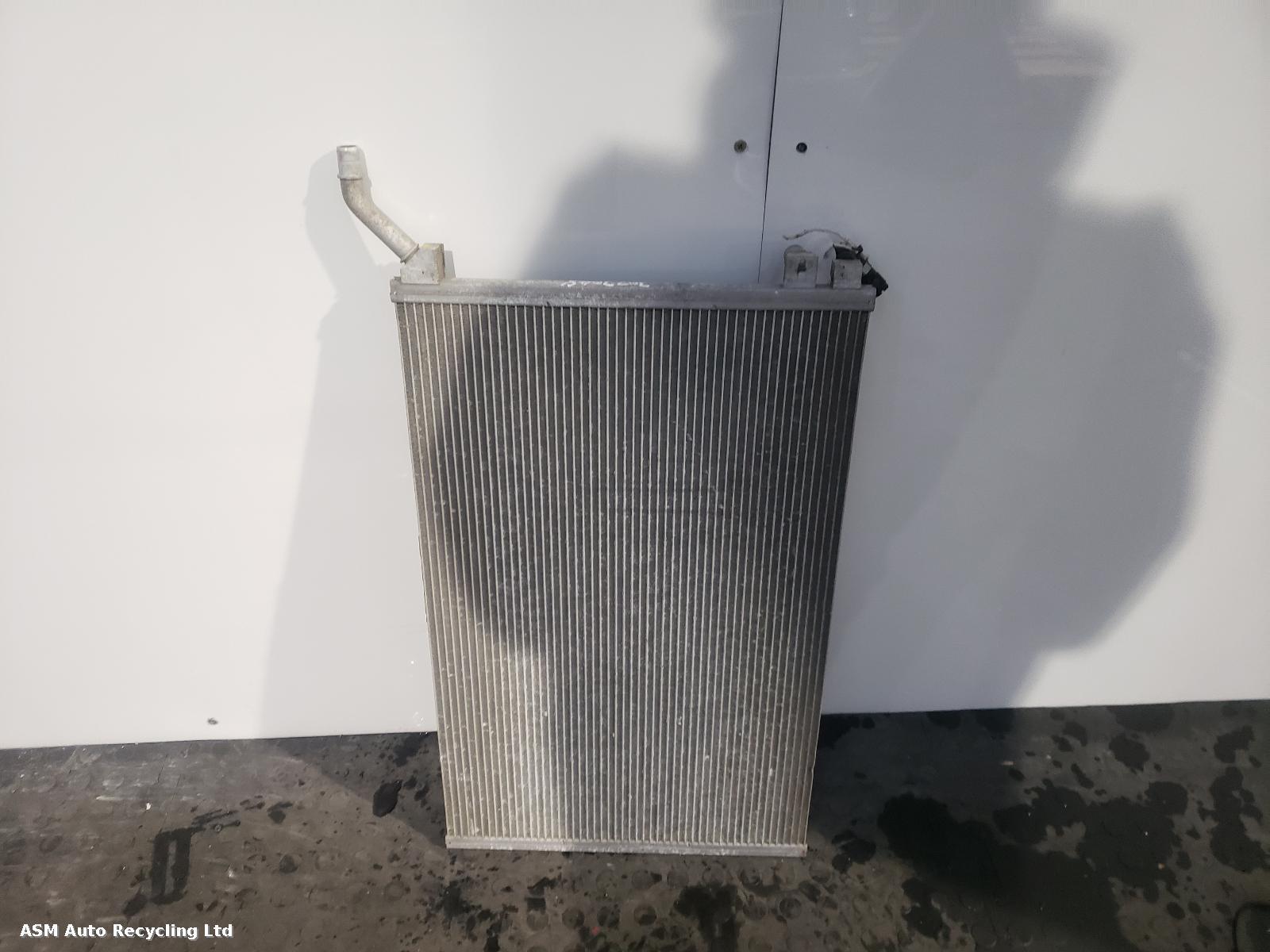 View Auto part Radiator Land Rover Range Rover Velar 2020