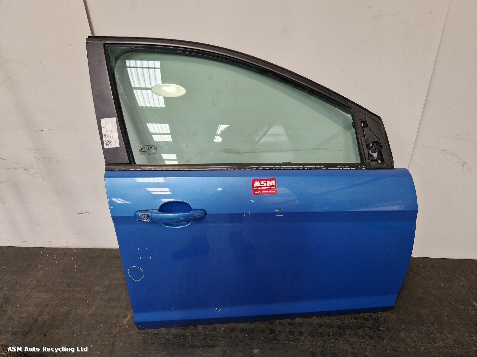 View Auto part R Front Door Ford Focus 2009