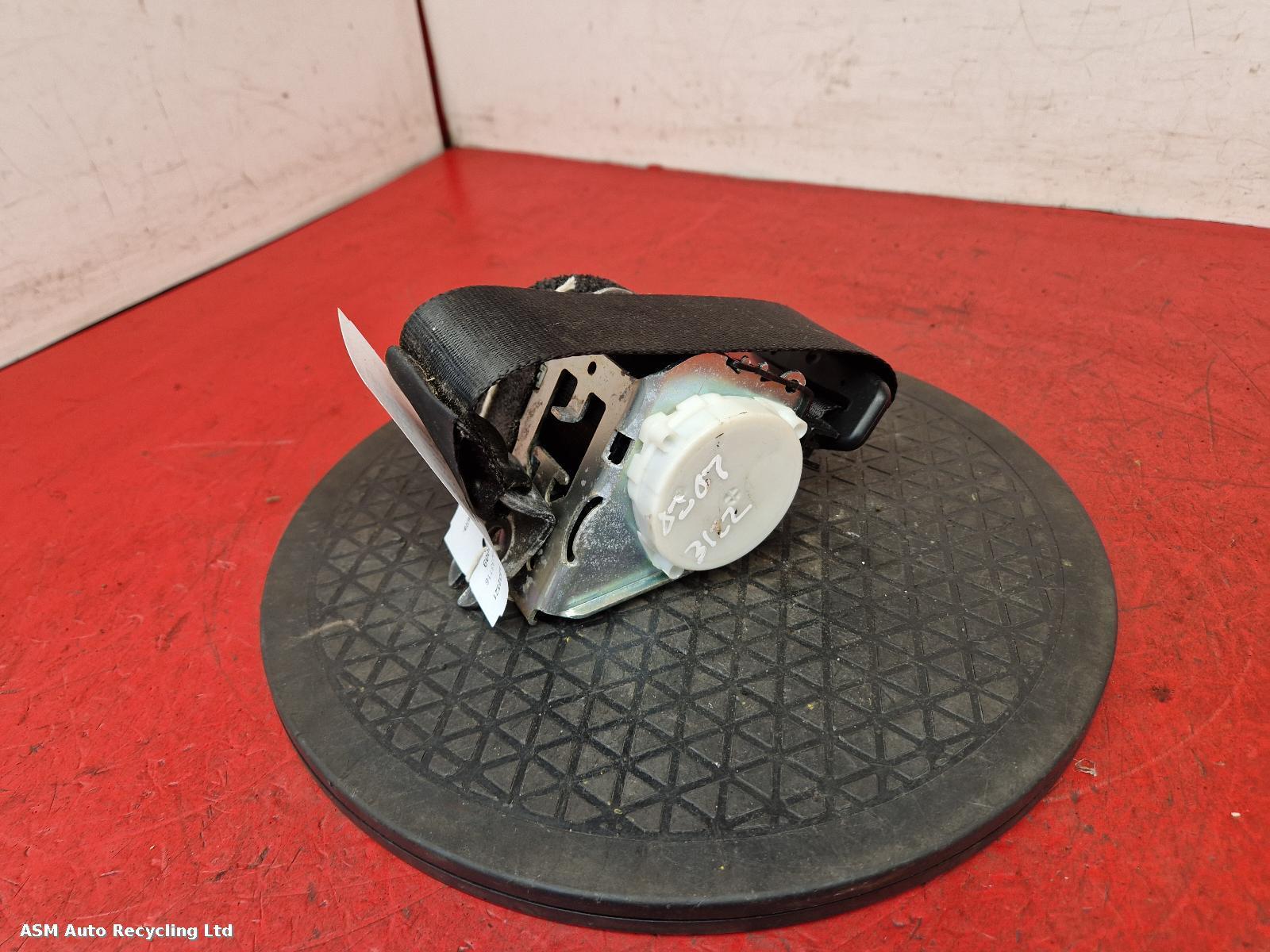 View Auto part Seat Belt Ford Focus 2009