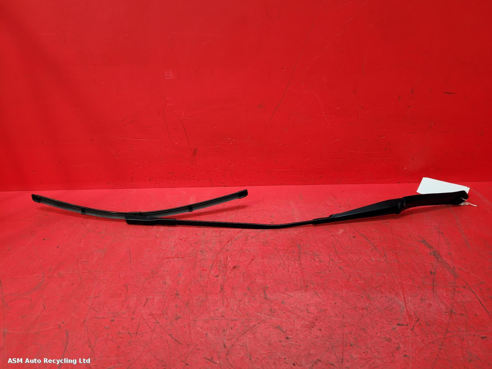 View Auto part Wiper Arm Audi E-tron Gt 2022