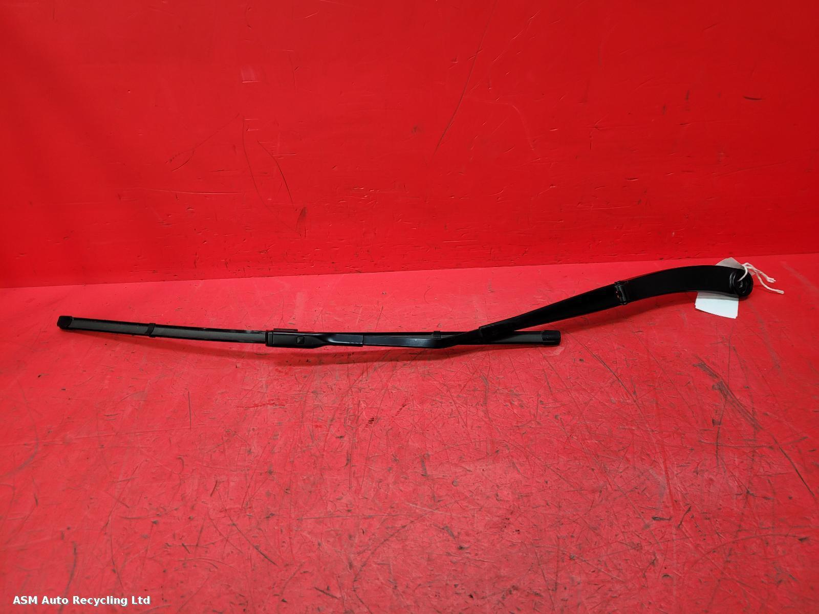 View Auto part Wiper Arm Audi E-tron Gt 2022
