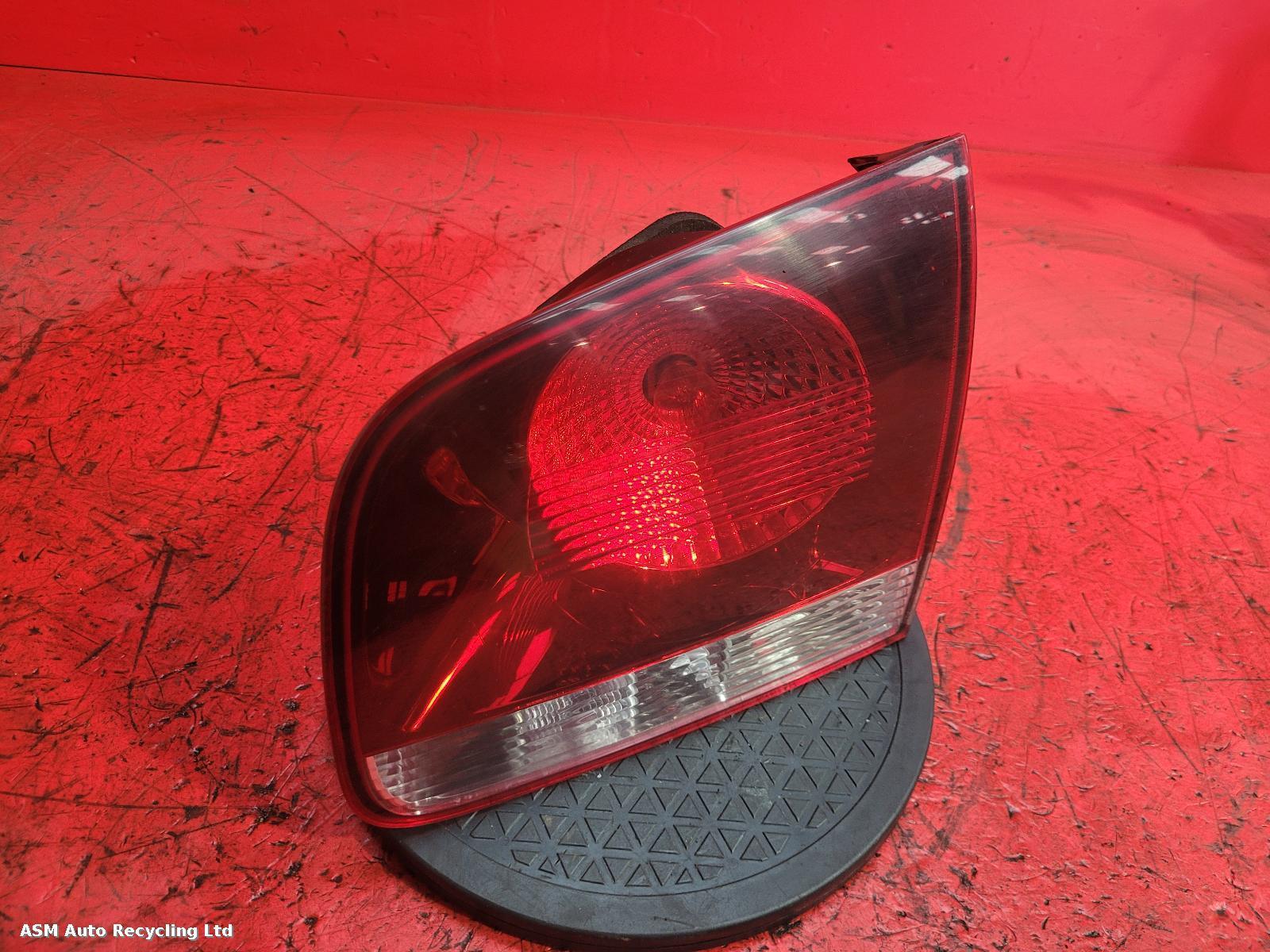 View Auto part R Taillight Volkswagen Touareg 2008