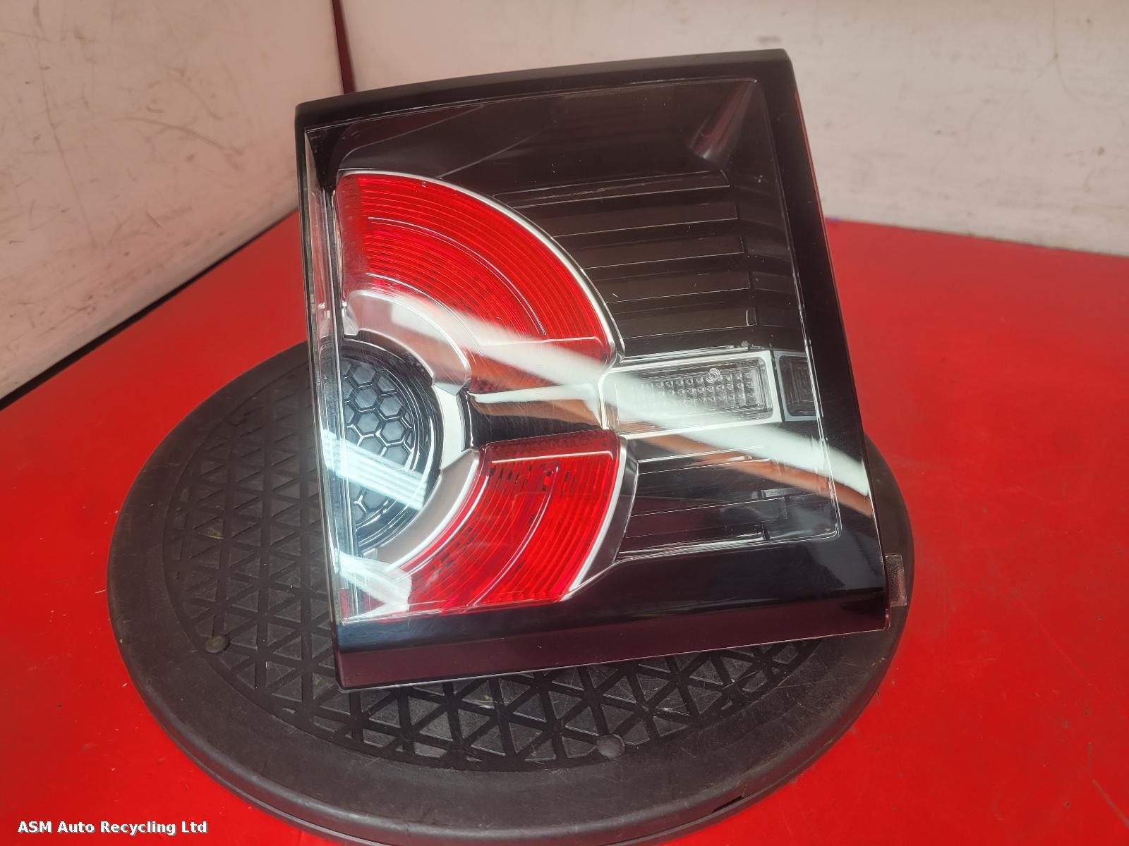 View Auto part R Taillight Land Rover Discovery Sport 2019