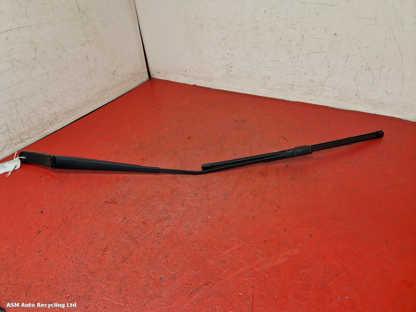 View Auto part Wiper Arm Skoda Octavia 2020