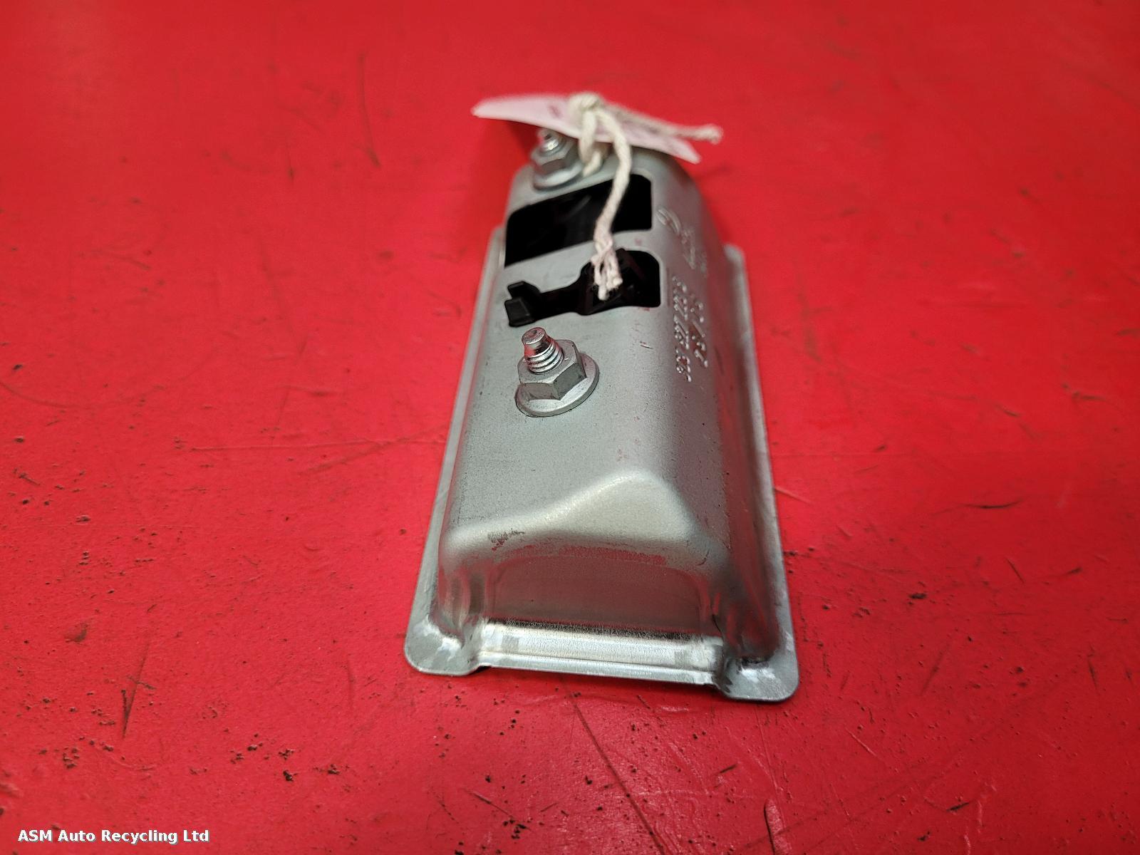 View Auto part Tailgate Handle Volkswagen Passat 2009