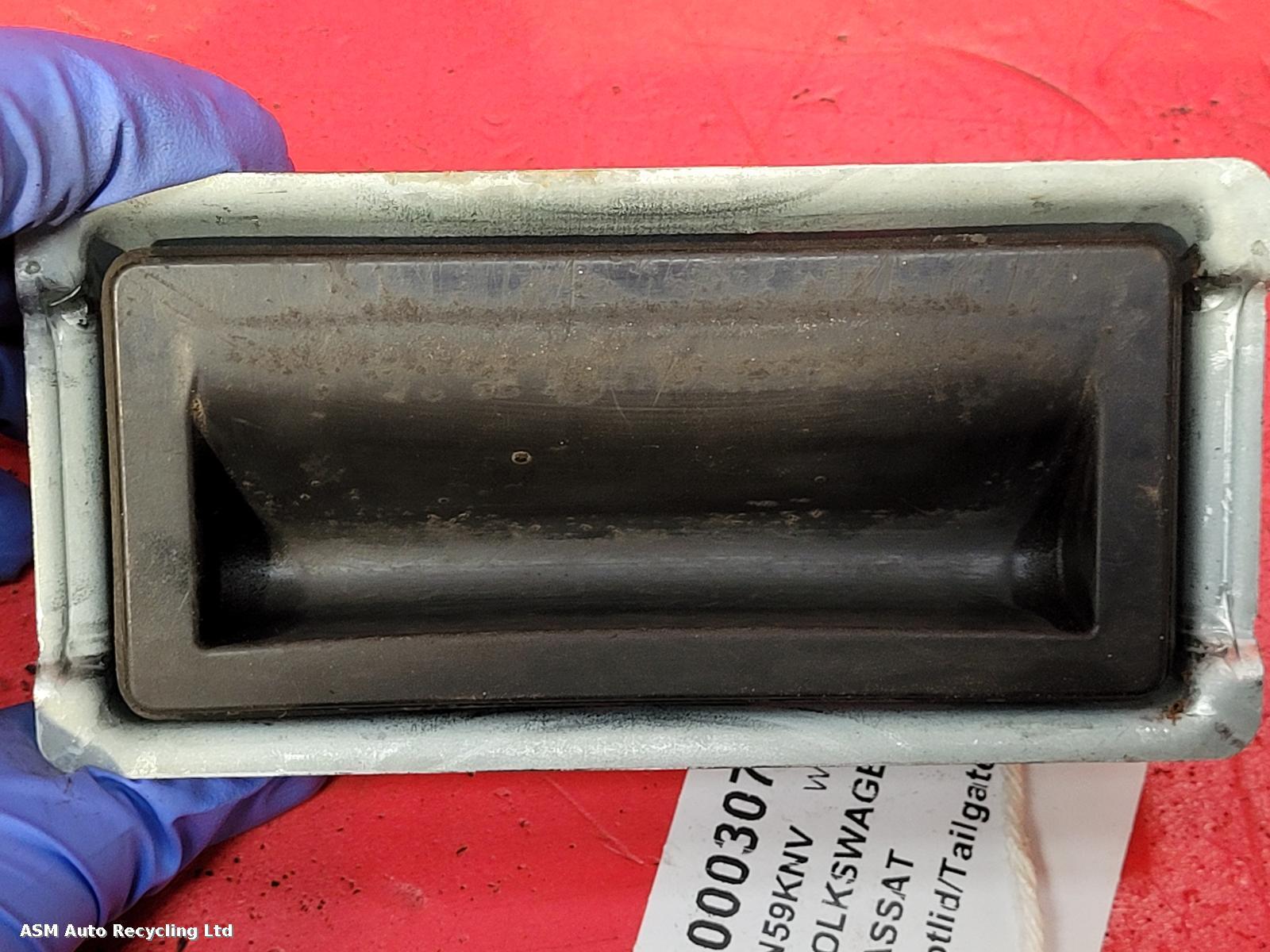 View Auto part Tailgate Handle Volkswagen Passat 2009
