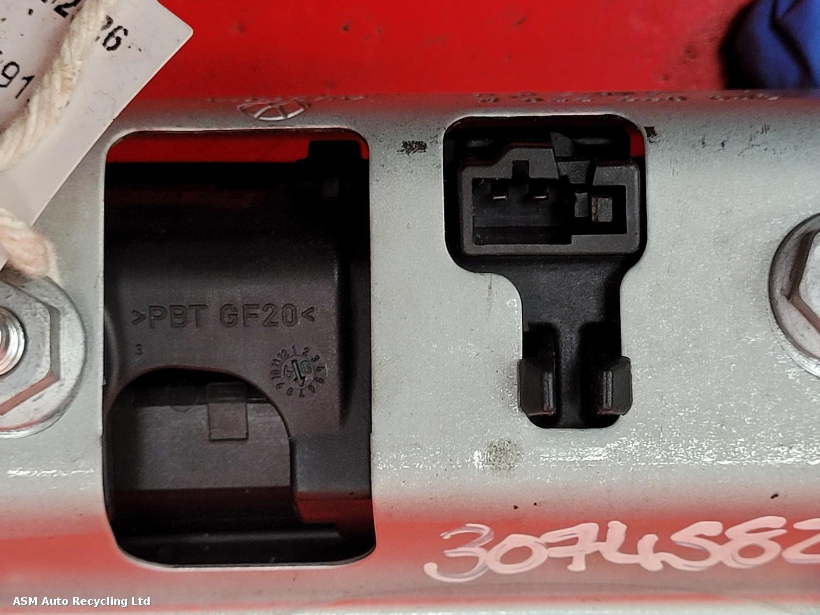 View Auto part Tailgate Handle Volkswagen Passat 2009