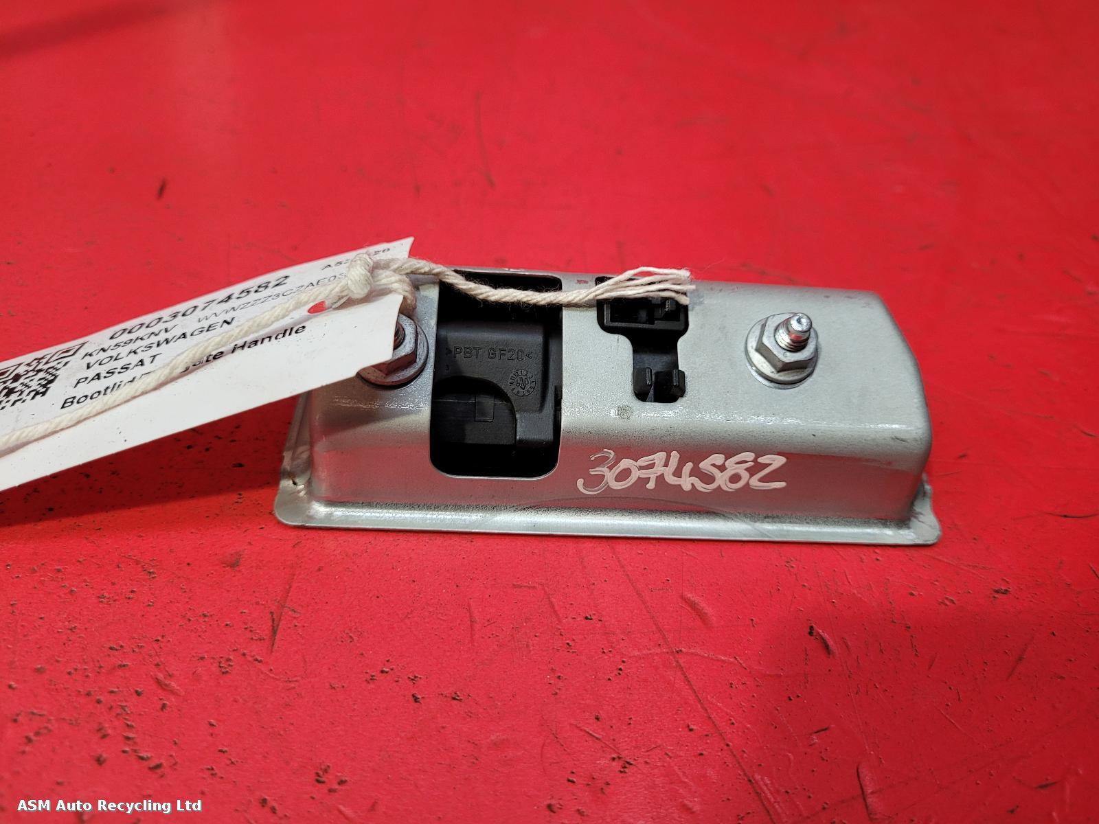 View Auto part Tailgate Handle Volkswagen Passat 2009