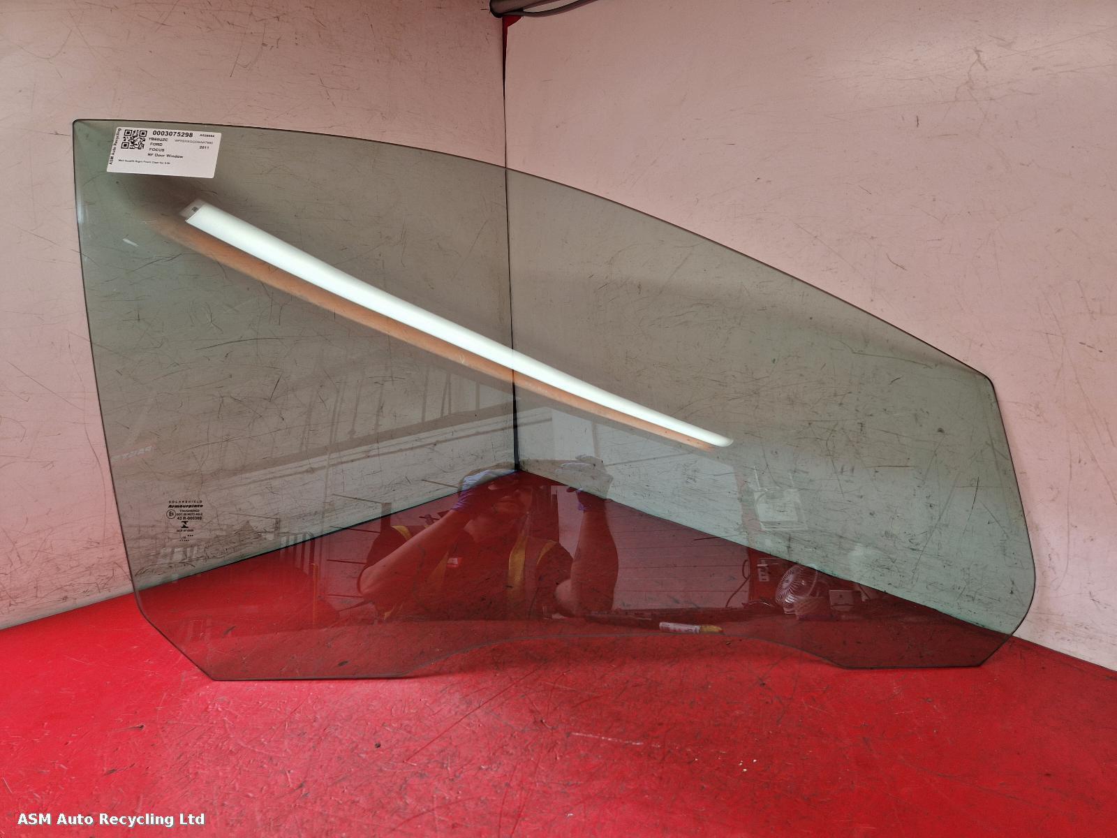 View Auto part RF Door Window Ford Focus 2011
