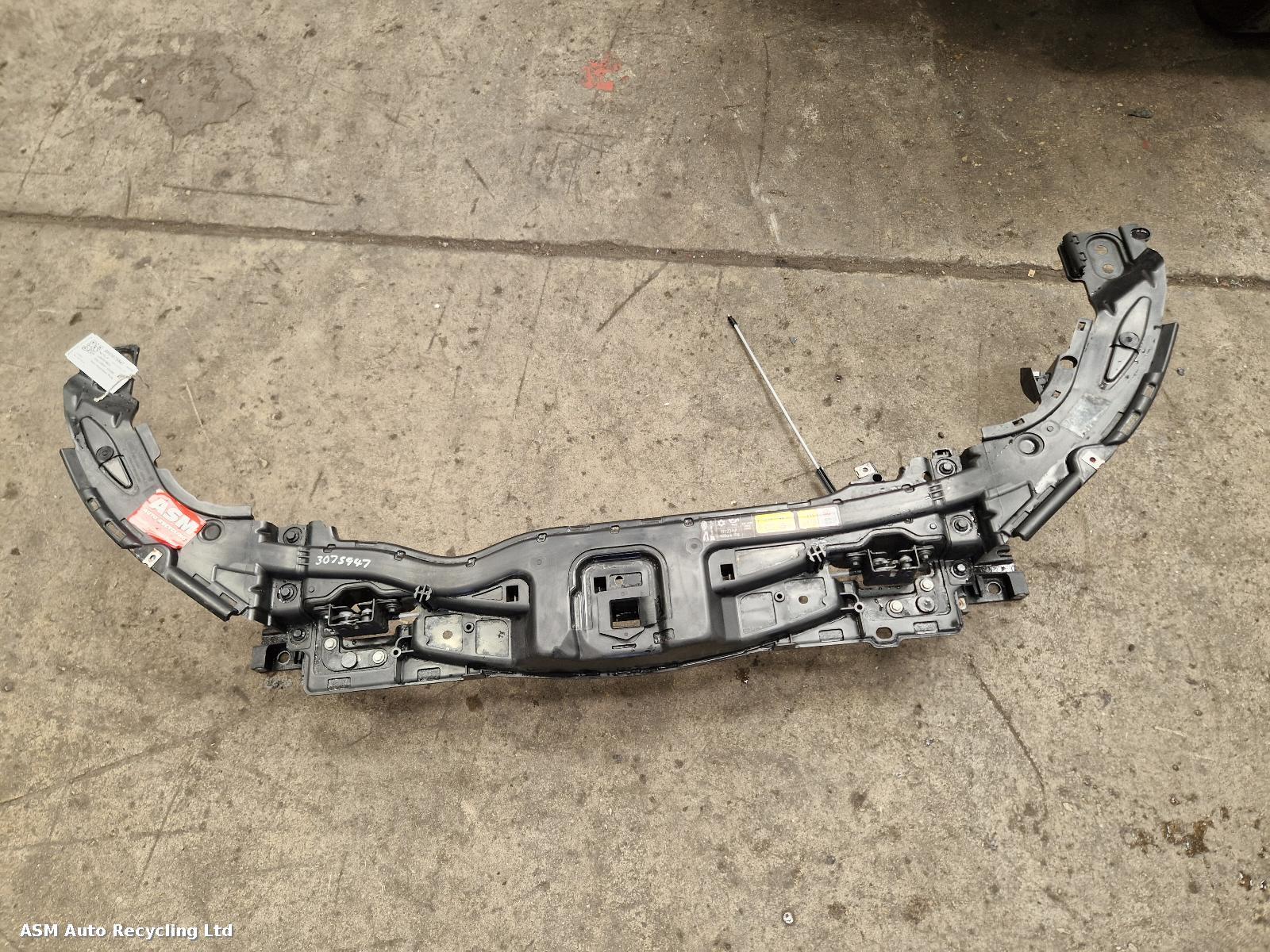 View Auto part Front Panel Land Rover Discovery Sport 2020
