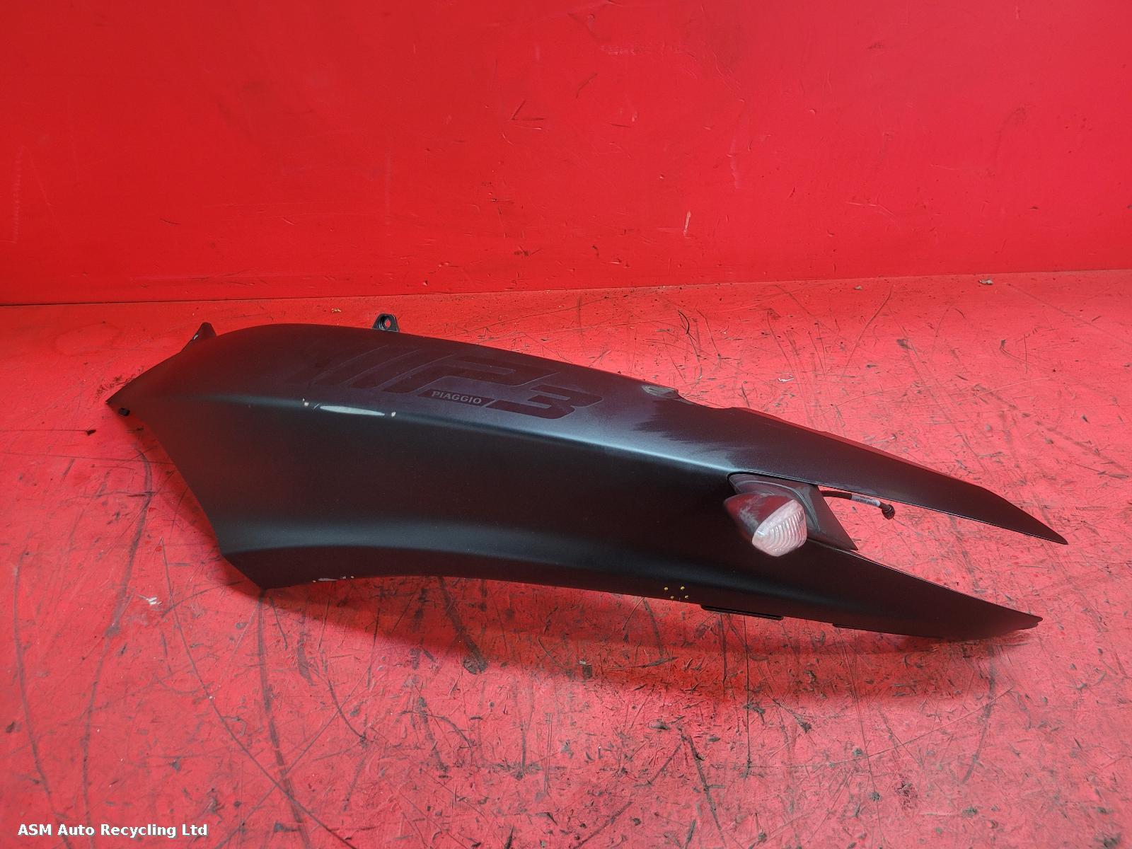 View Auto part Seat Cowl Piaggio Mp3 300 2023