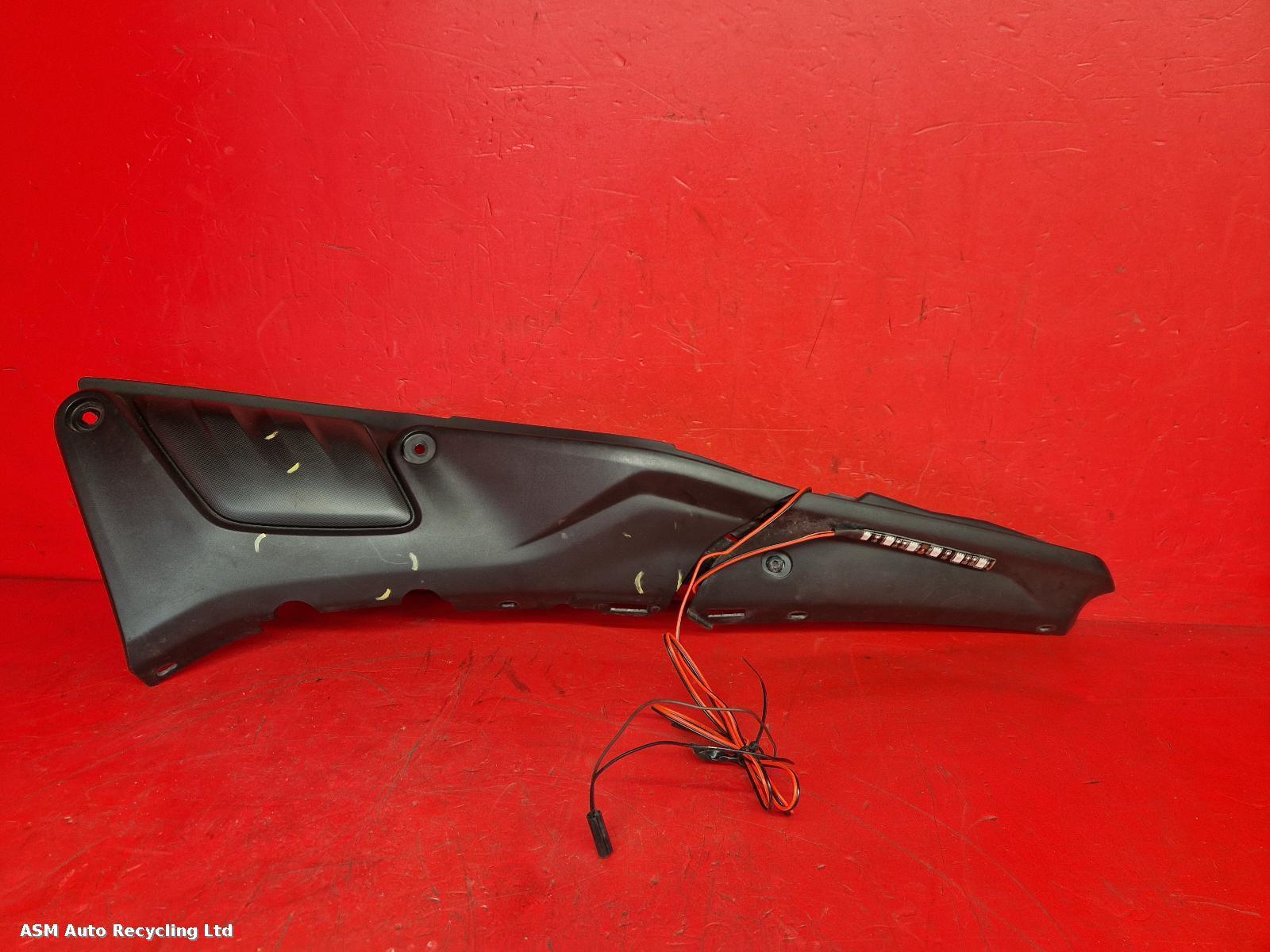 View Auto part Side Panel Left Yamaha Mt 125 2023