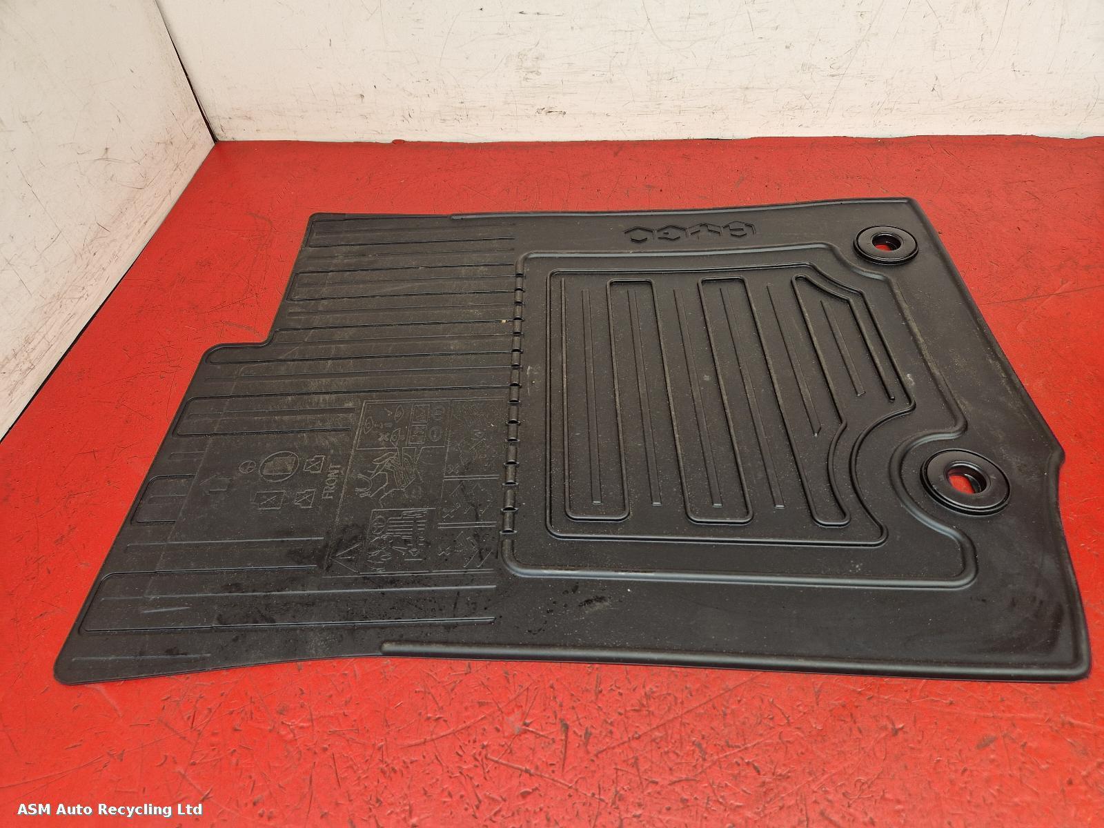 View Auto part Floor Mats/Boot Liner Toyota Aygo 2021