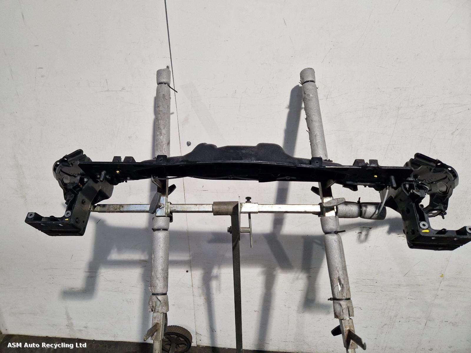 View Auto part Front Panel Land Rover Discovery Sport 2020