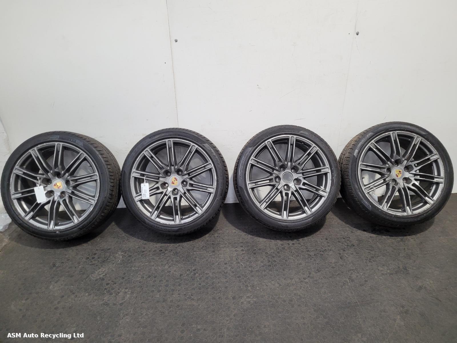 View Auto part Wheel Set Porsche Cayenne 2020