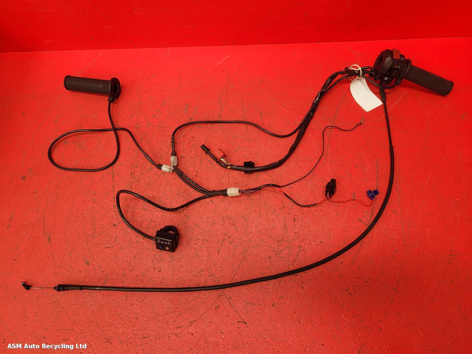 View Auto part RH Switch Gear Royal Enfield Himalayan 2022