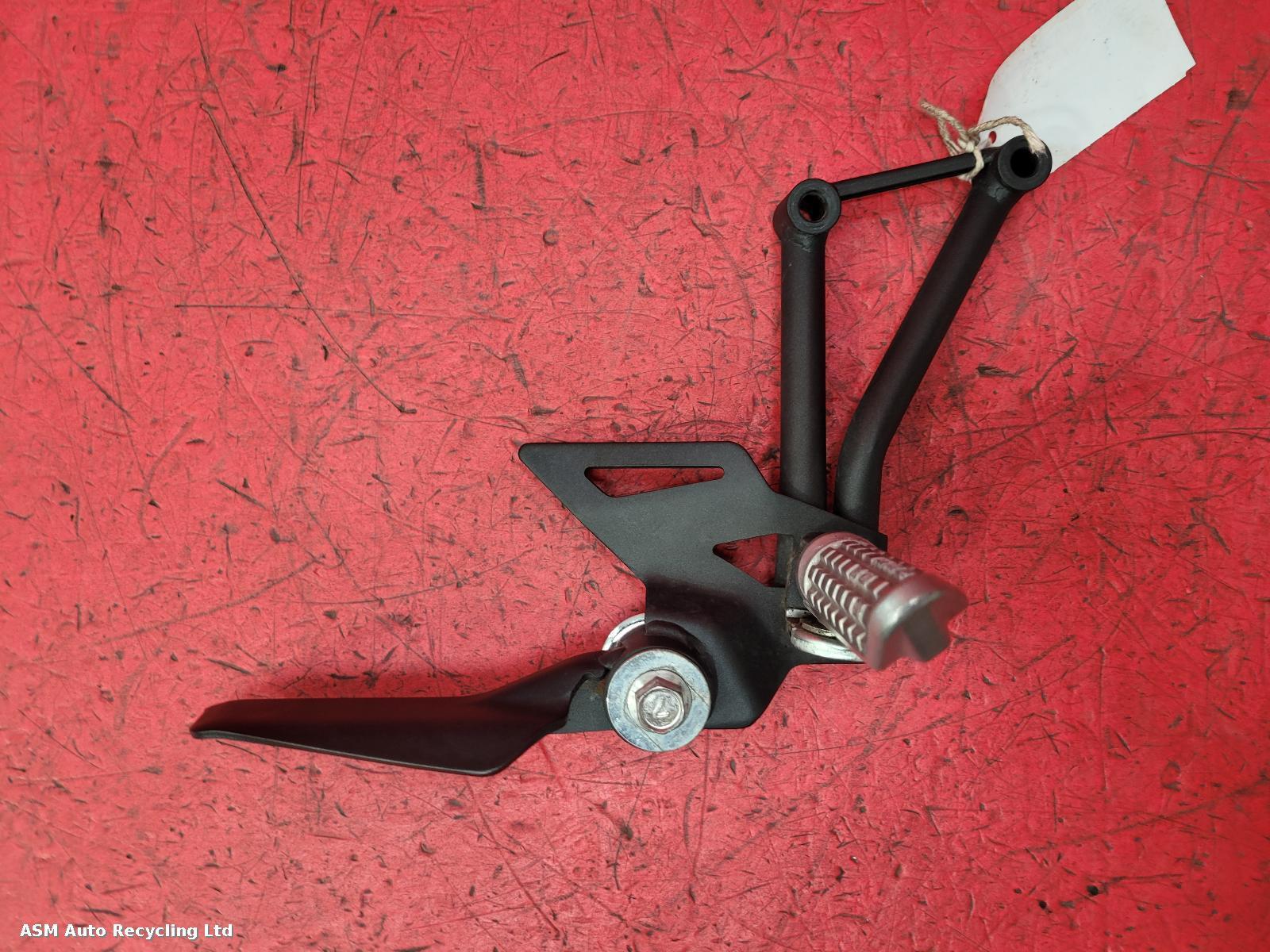 View Auto part Right Footrest Kawasaki Br 125 2021
