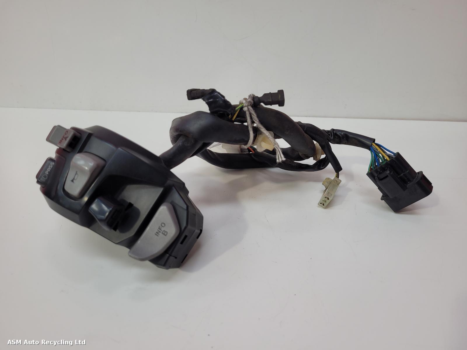View Auto part LH Switch Gear Honda Nss 300 Forza 2018