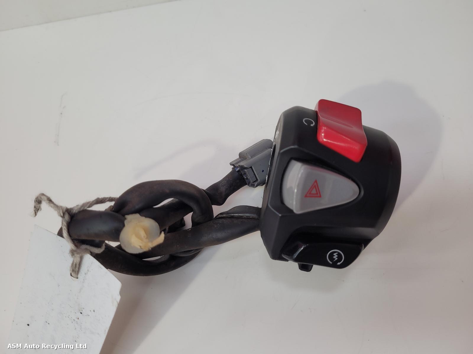 View Auto part RH Switch Gear Honda Nss 300 Forza 2018