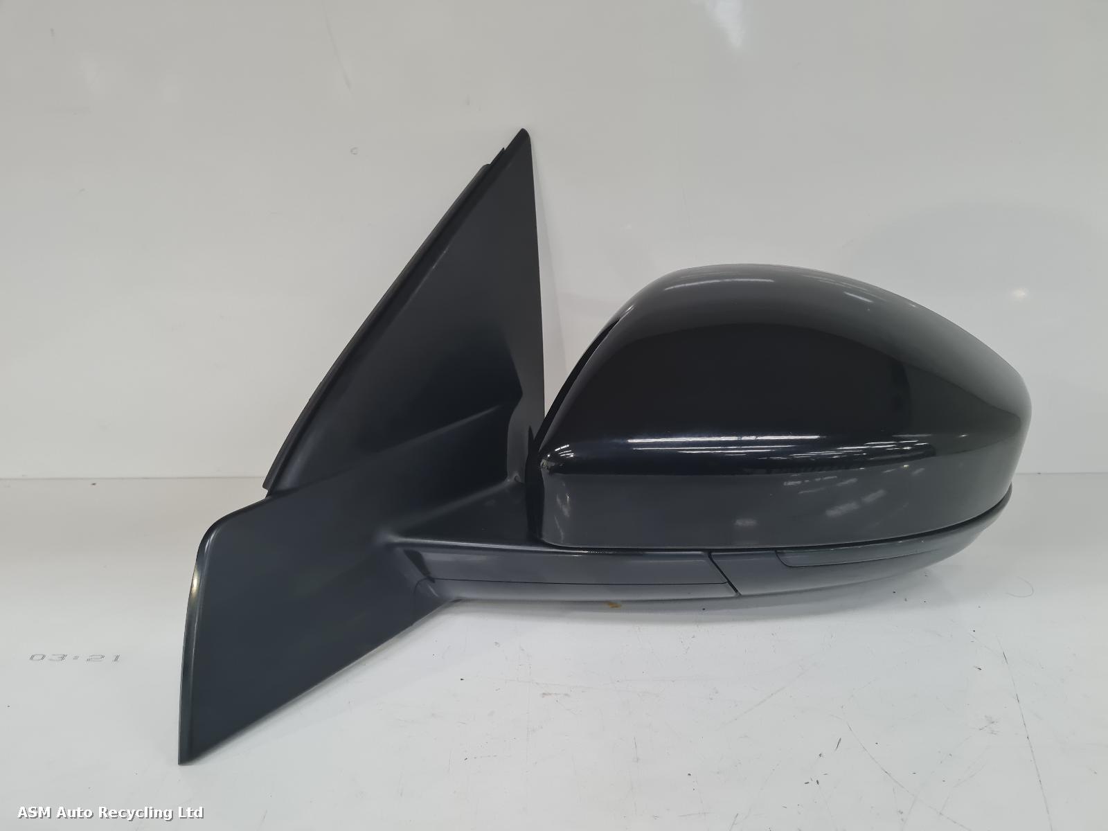 View Auto part L Door Mirror Land Rover Discovery Sport 2020