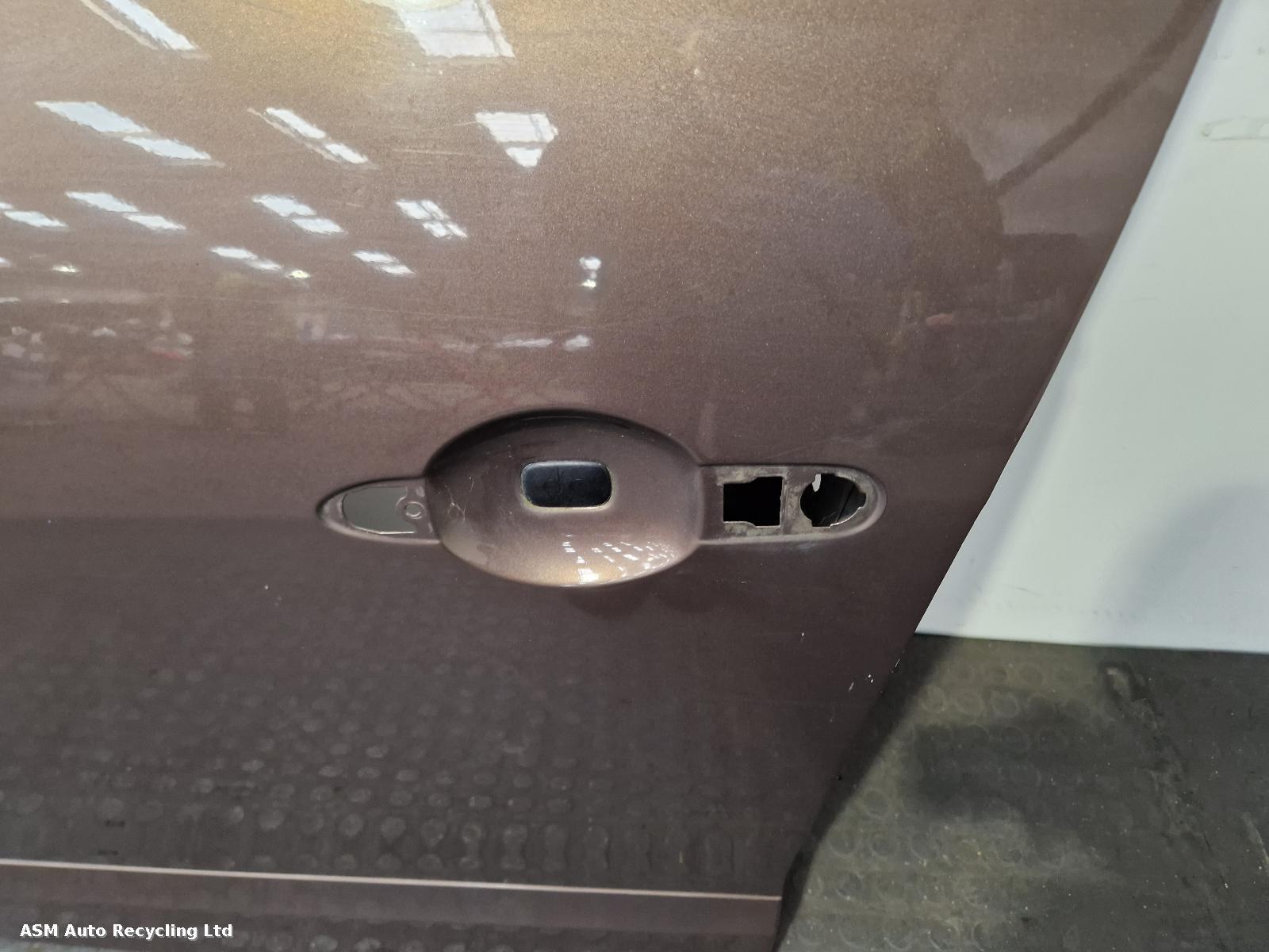 View Auto part L Front Door Renault Scenic 2010