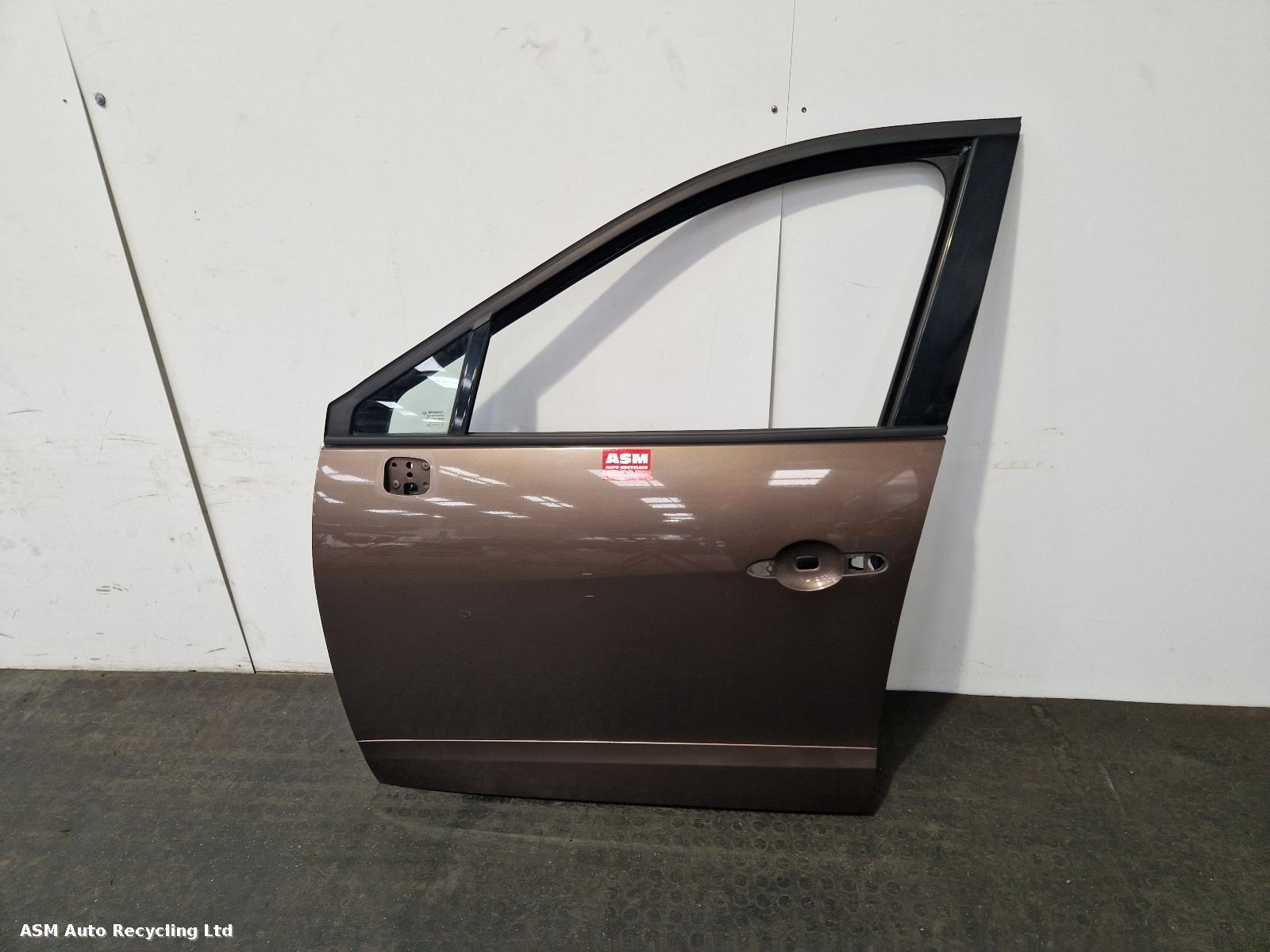 View Auto part L Front Door Renault Scenic 2010