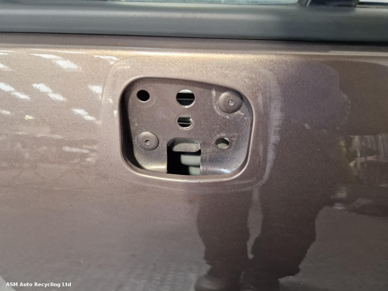 View Auto part L Front Door Renault Scenic 2010