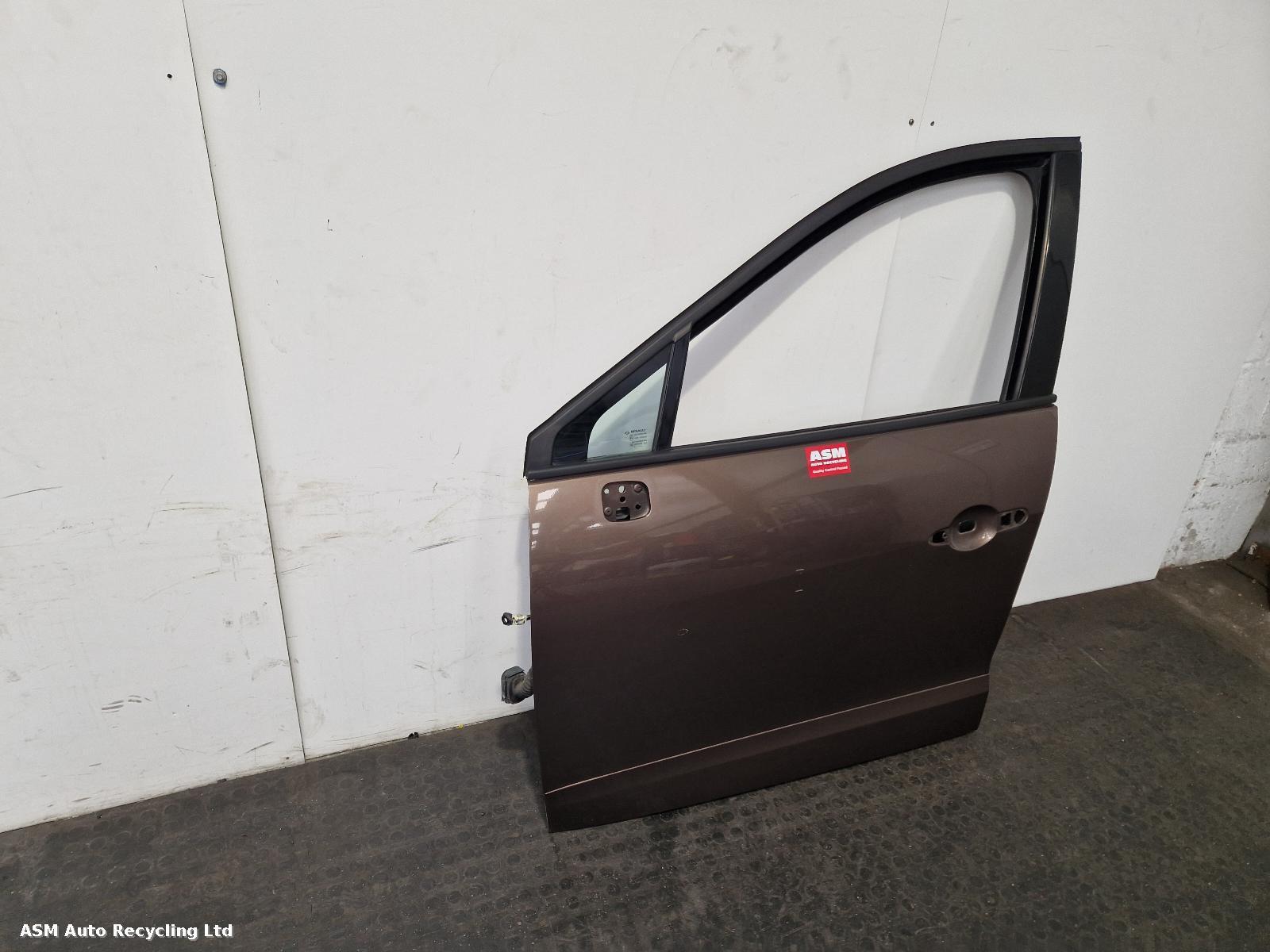 View Auto part L Front Door Renault Scenic 2010