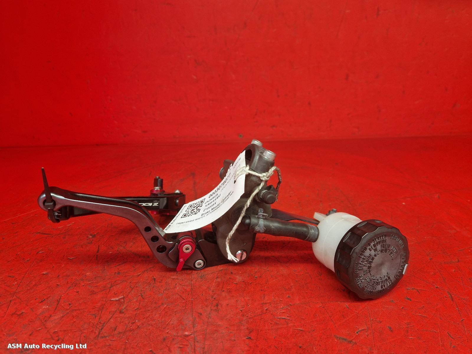 View Auto part Master Cylinder Kawasaki Z1000sx 2019