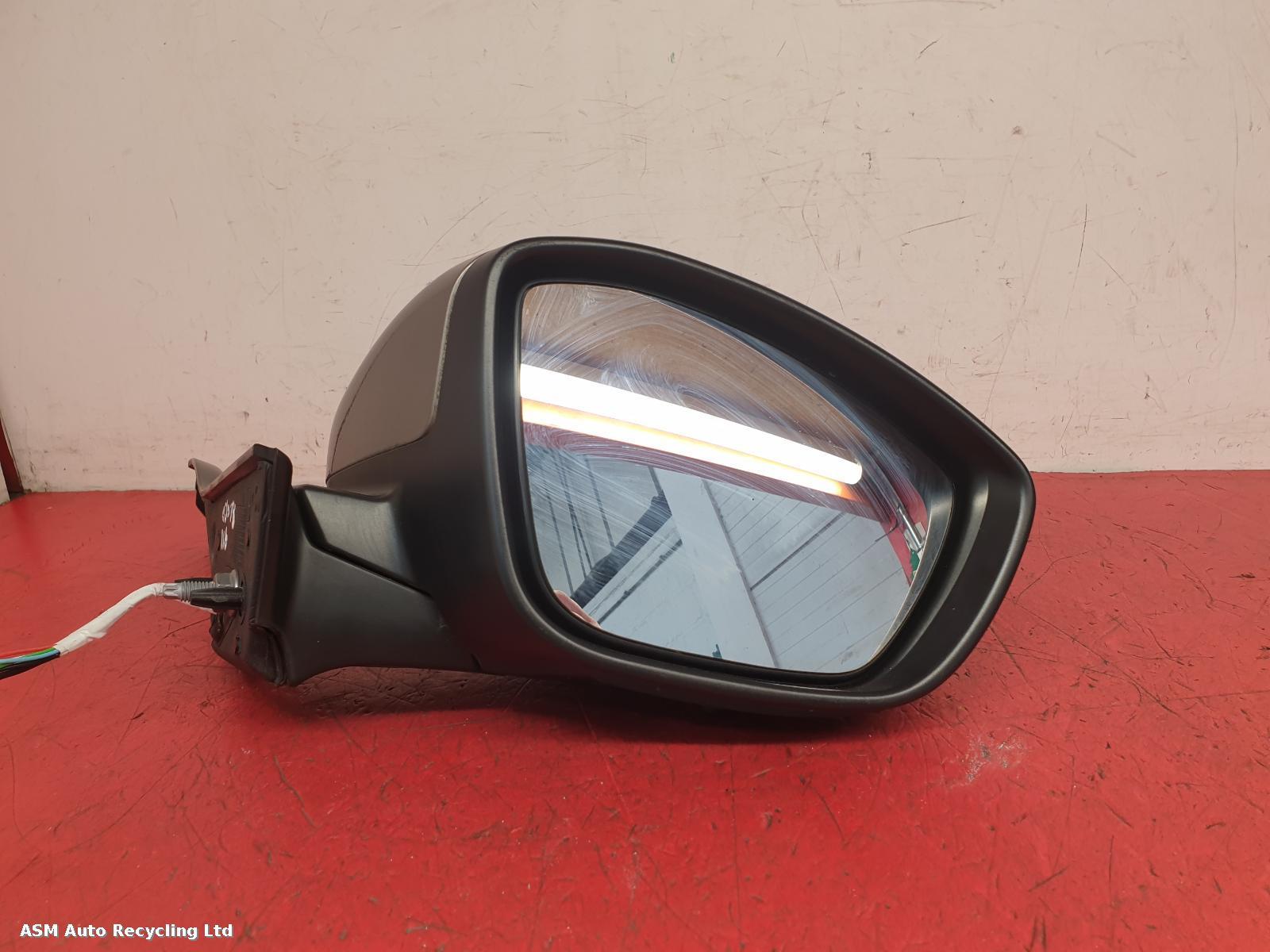 View Auto part R Door Mirror Peugeot 2008 2014