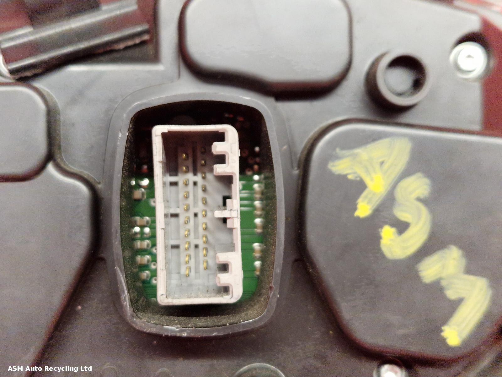 View Auto part Speedometer Piaggio Mp3 300 2017