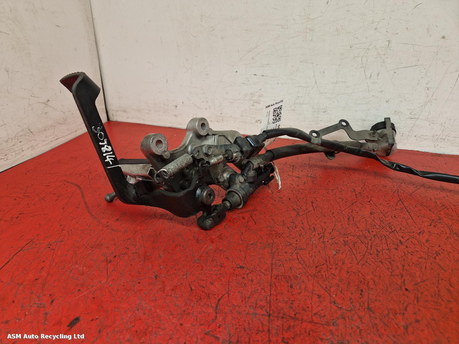 View Auto part Right Footrest Yamaha Tracer 9 2023