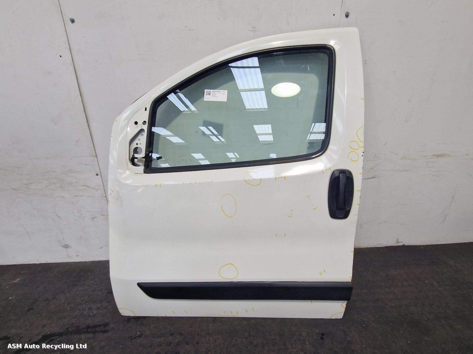 View Auto part L Front Door Peugeot Bipper 2014