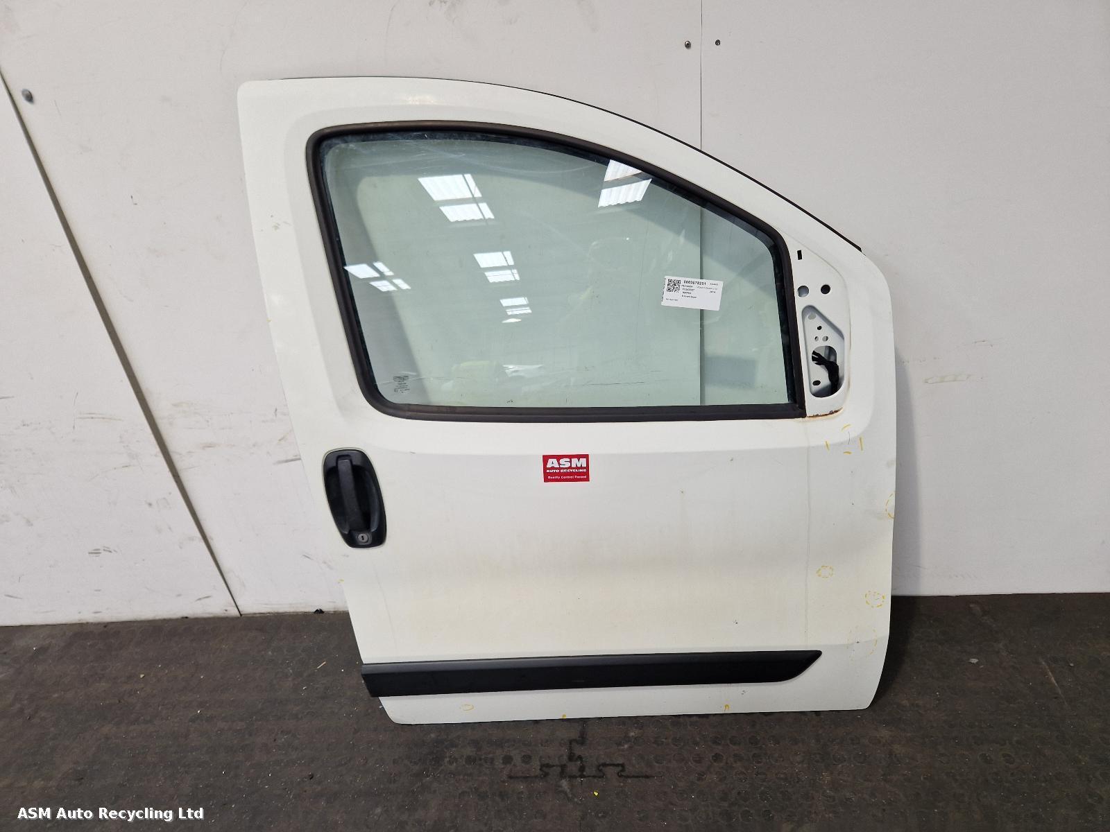 View Auto part R Front Door Peugeot Bipper 2014