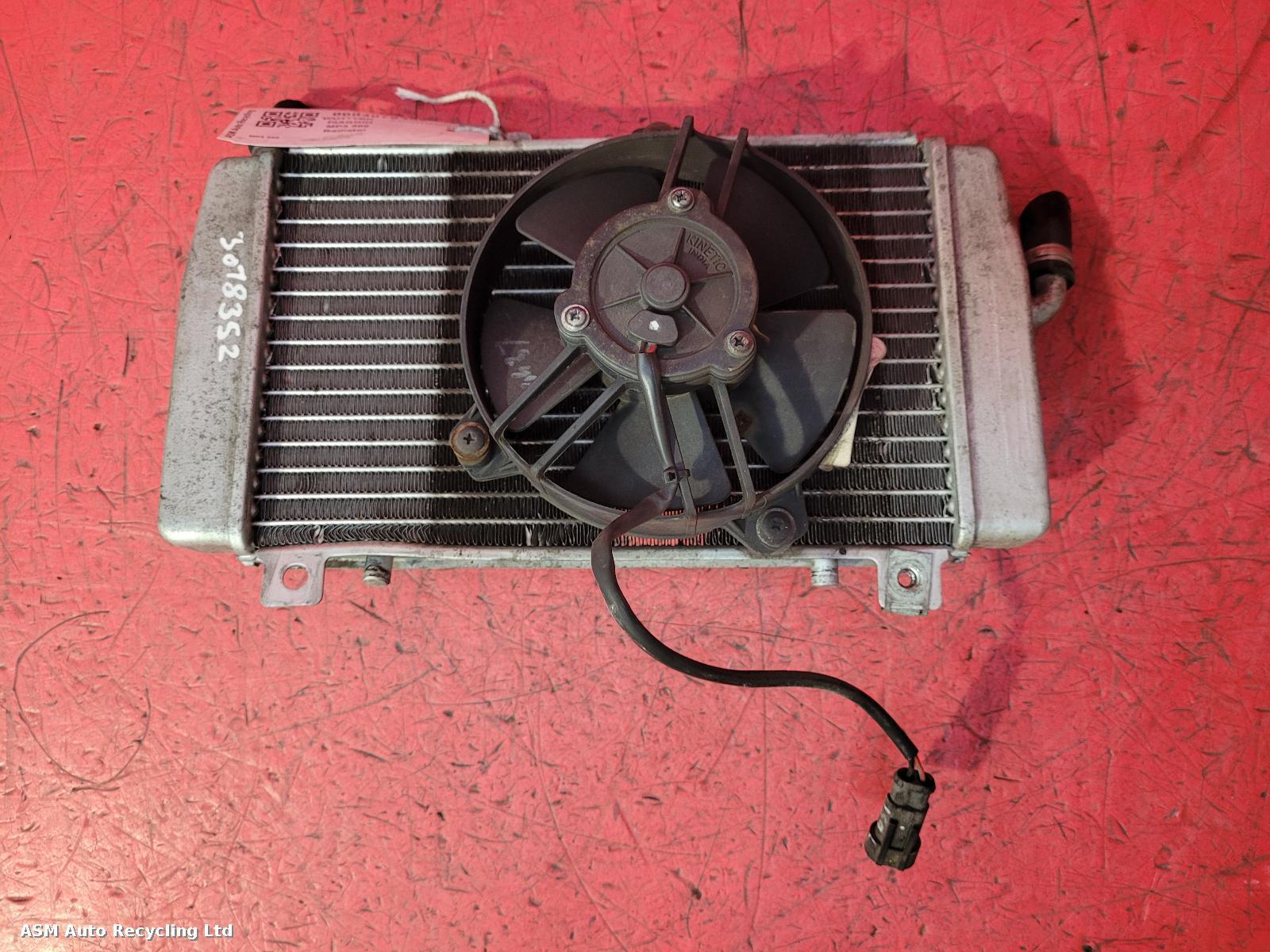View Auto part Radiator Piaggio Mp3 300 2017