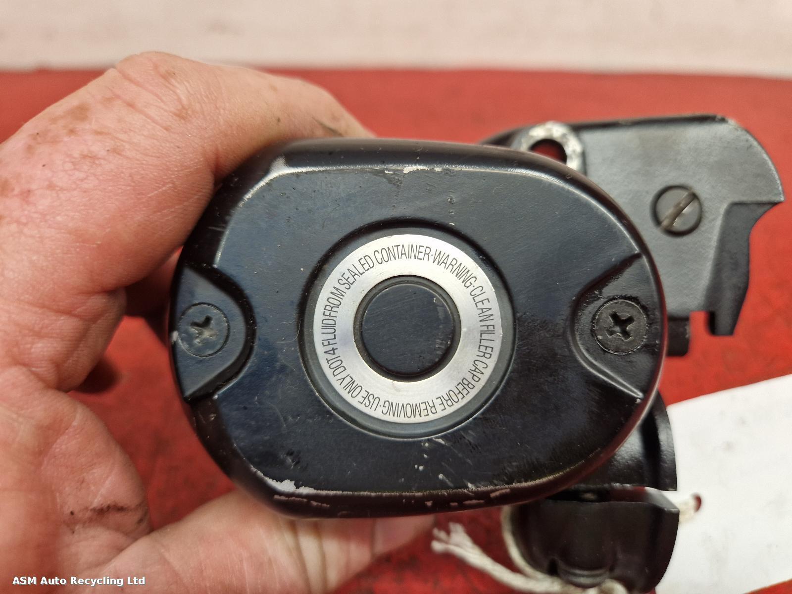 View Auto part Master Cylinder Harley Davidson Xl 883 2015