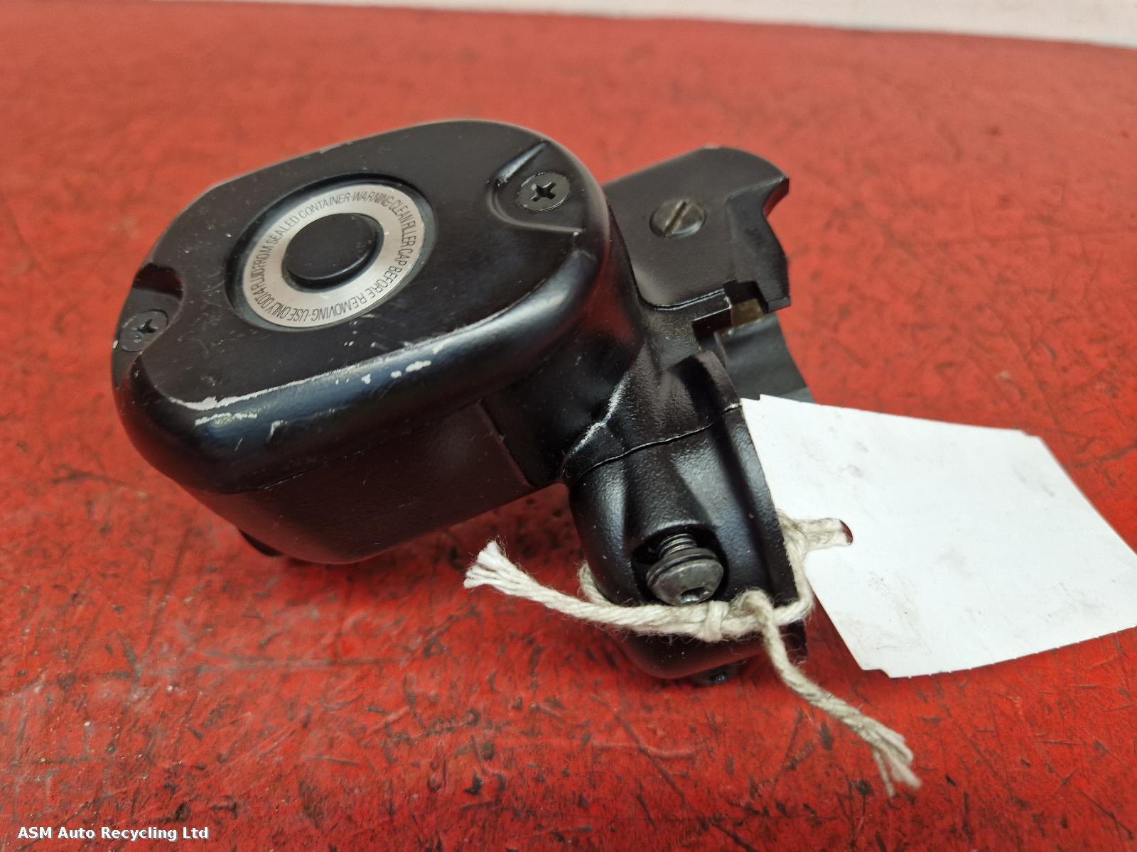 View Auto part Master Cylinder Harley Davidson Xl 883 2015